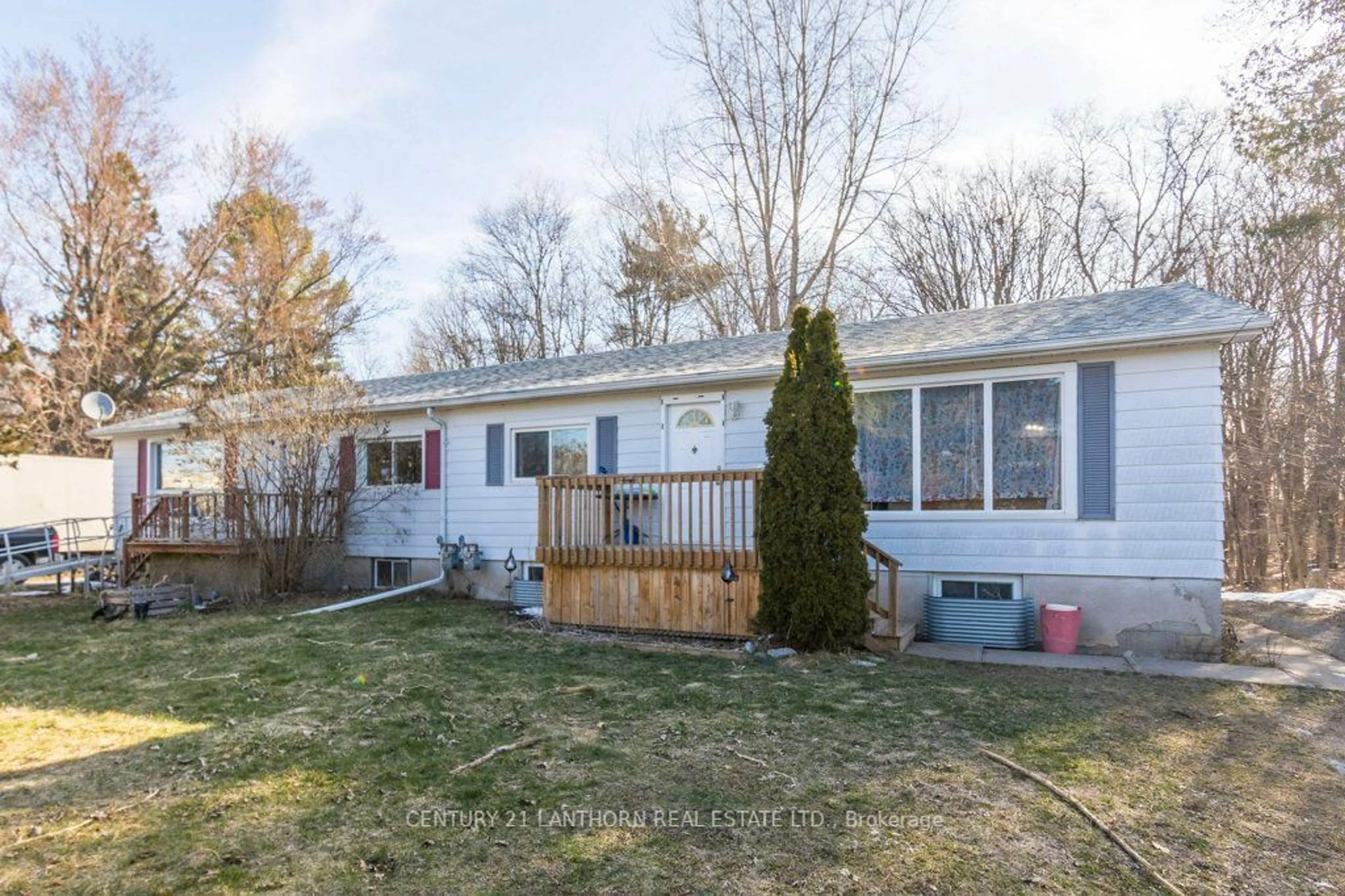 Frontside or backside of a home for 624 Glen Miller Rd, Quinte West Ontario K8V 5P8