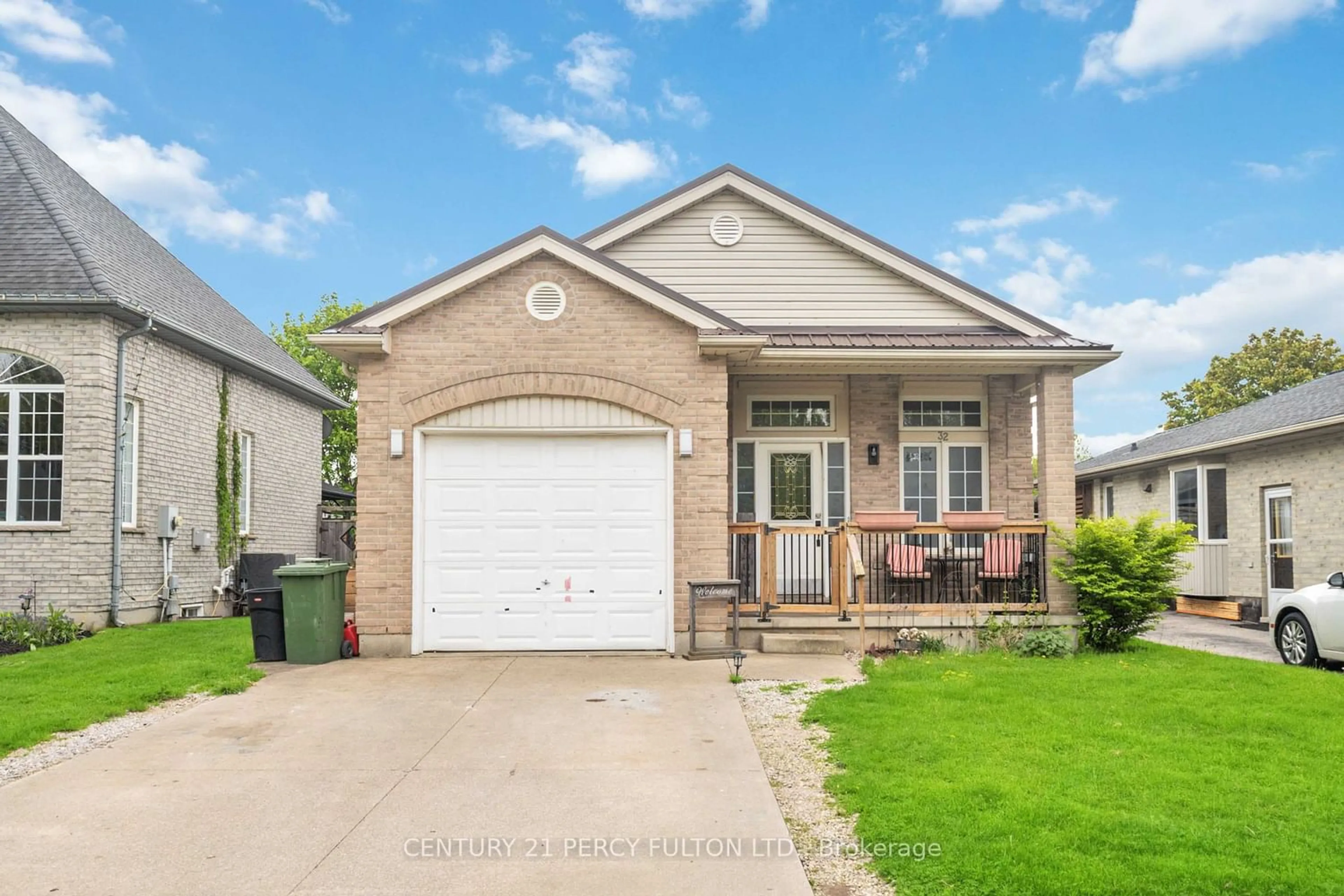Frontside or backside of a home for 32 Donker Dr, St. Thomas Ontario N5P 4J3