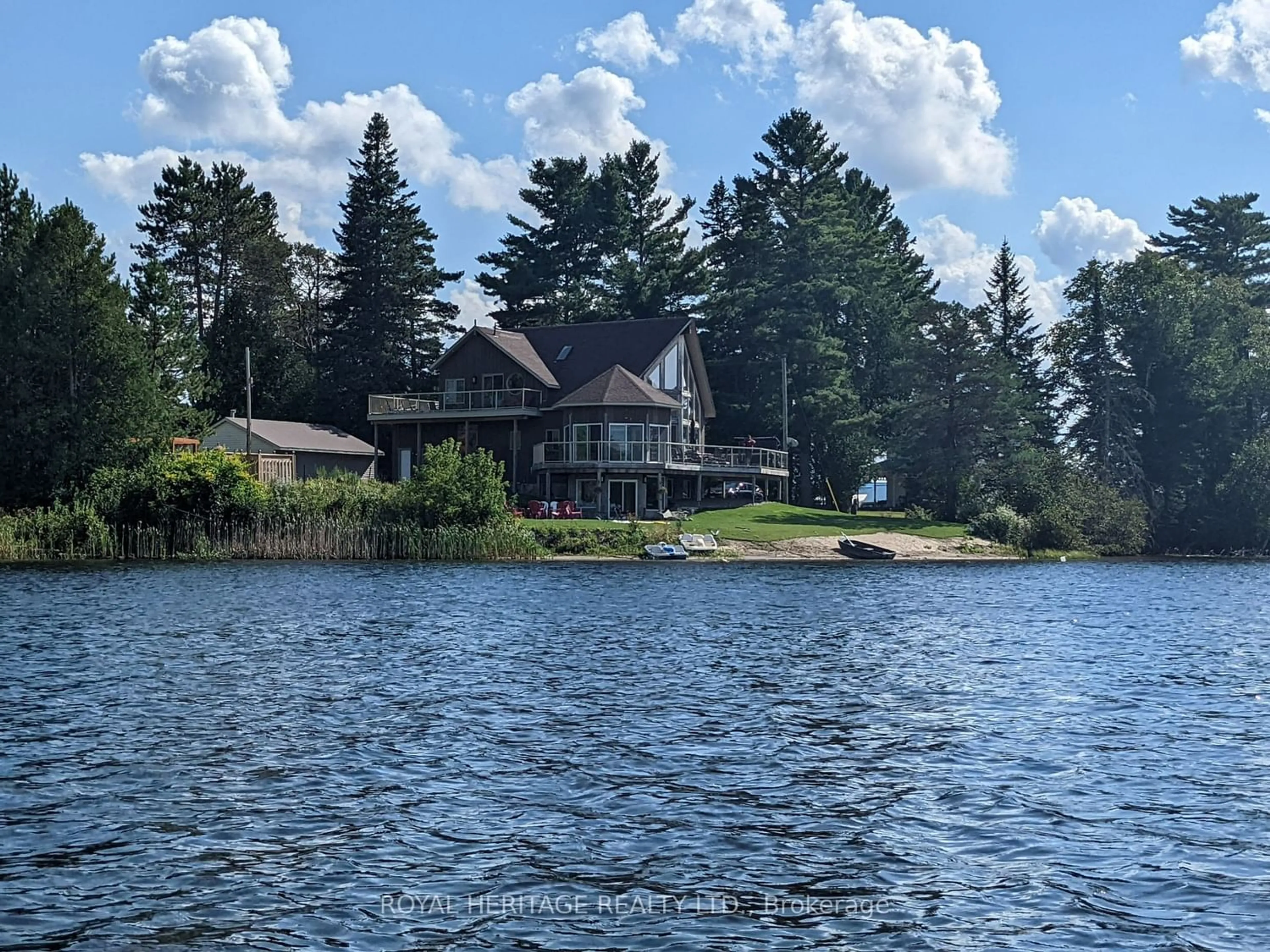Cottage for 15 Lake St, Kearney Ontario P0A 1M0
