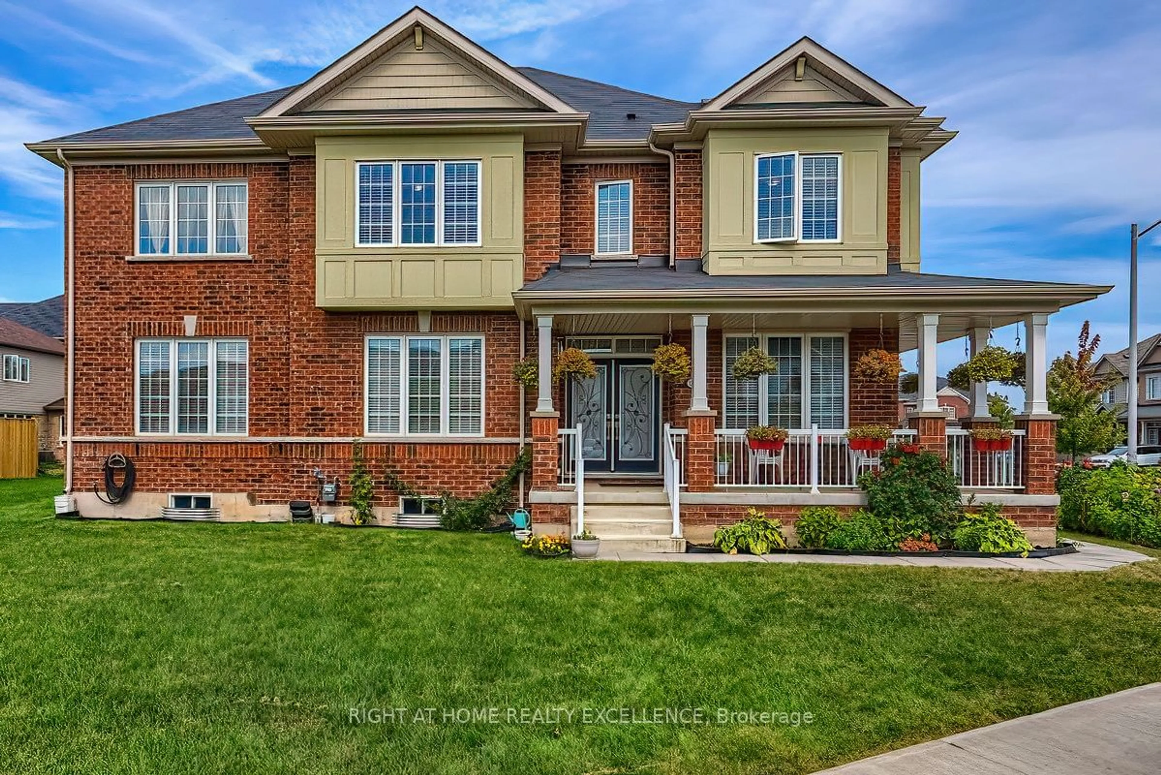 Home with brick exterior material for 121 Esther Cres, Thorold Ontario L3B 0H1
