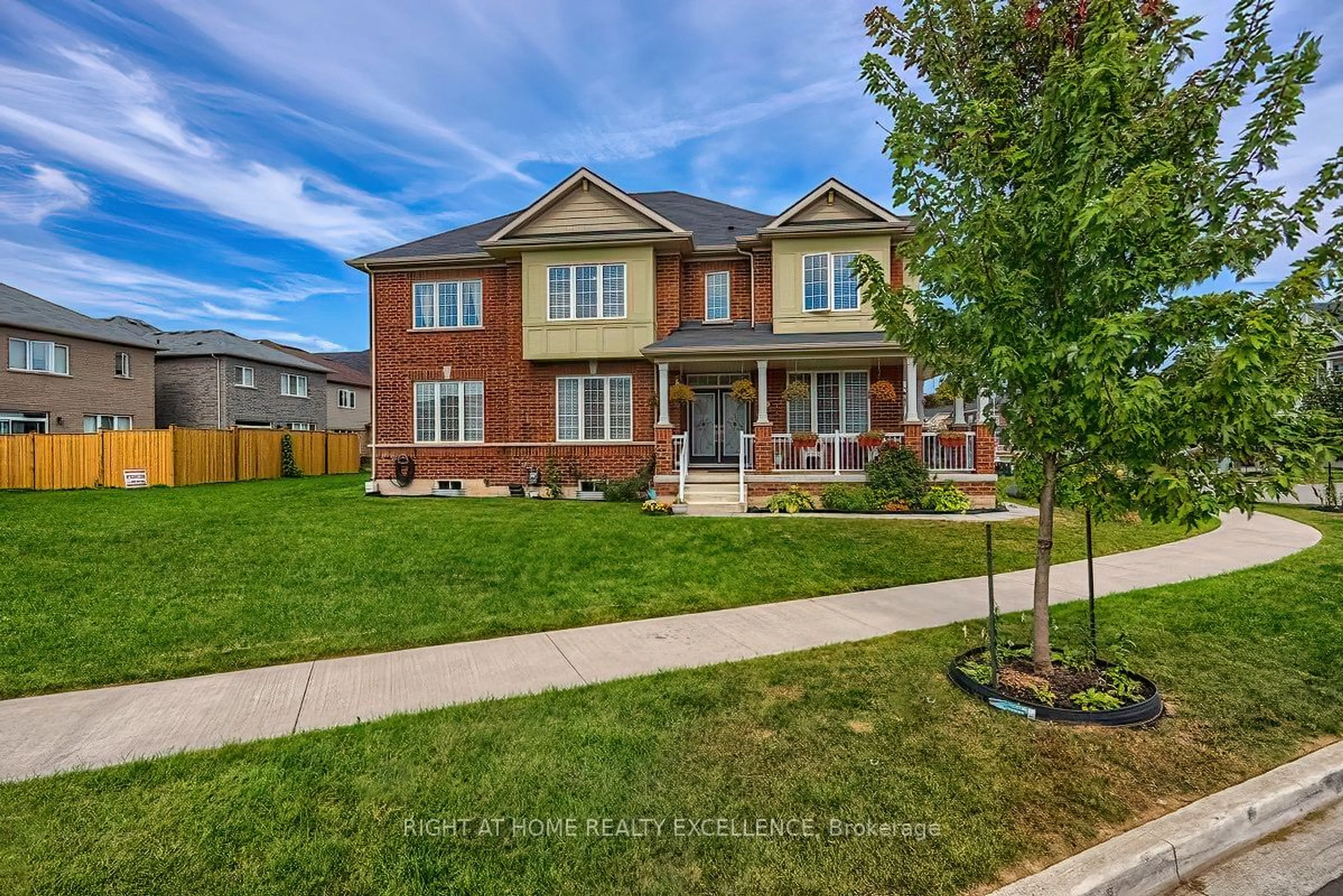 Frontside or backside of a home for 121 Esther Cres, Thorold Ontario L3B 0H1