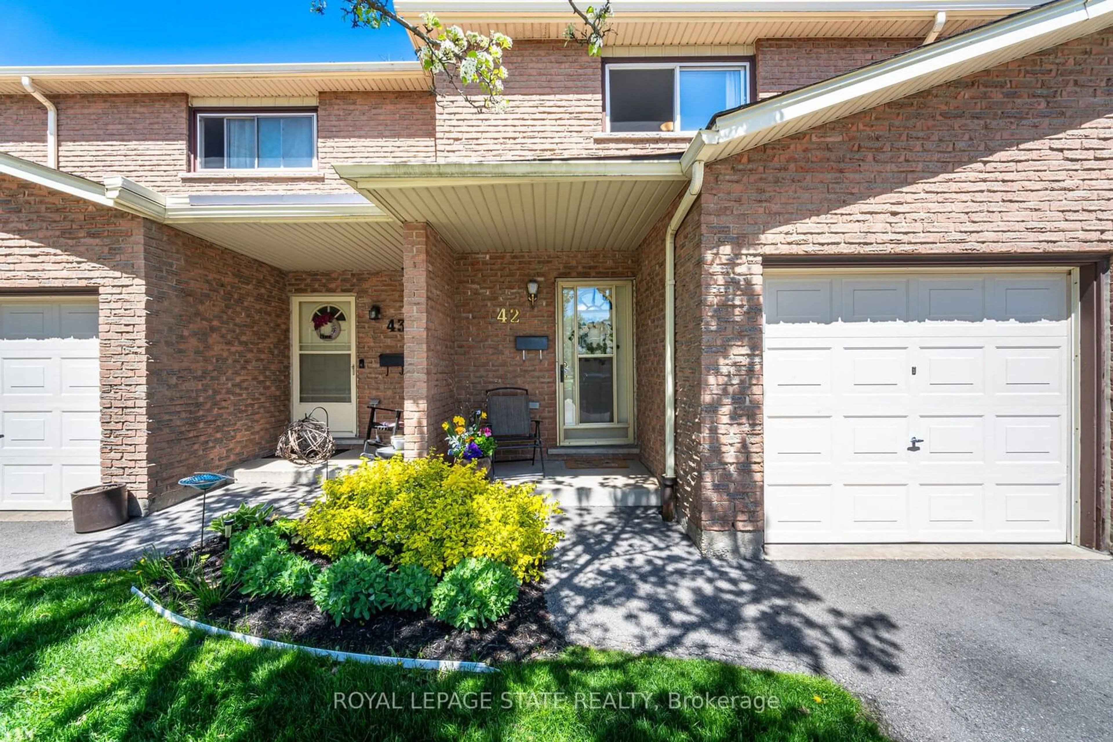 Home with brick exterior material for 1455 Garth St #42, Hamilton Ontario L9B 1T4