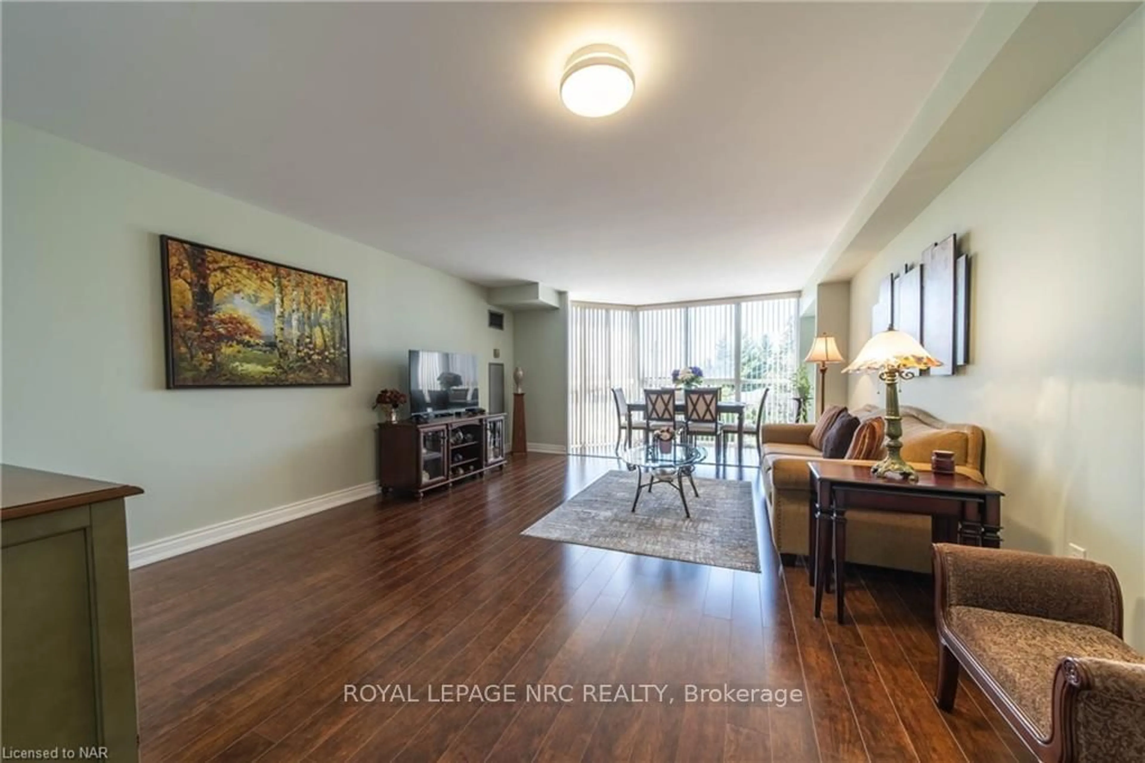 Living room for 162 Martindale Rd #301, St. Catharines Ontario L2S 3S4
