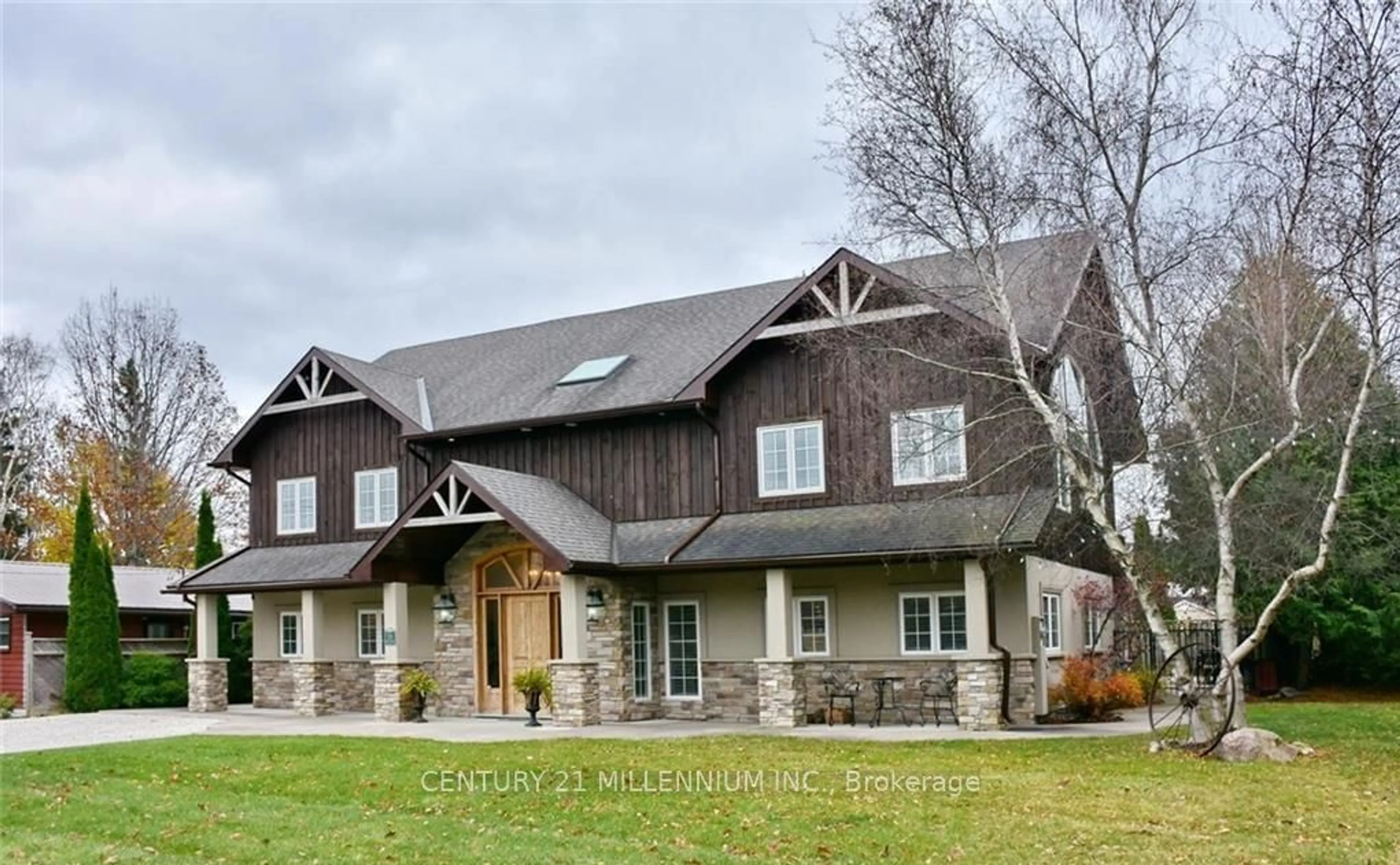 Frontside or backside of a home for 102 Ridgeview Dr, Blue Mountains Ontario L9Y 0L4