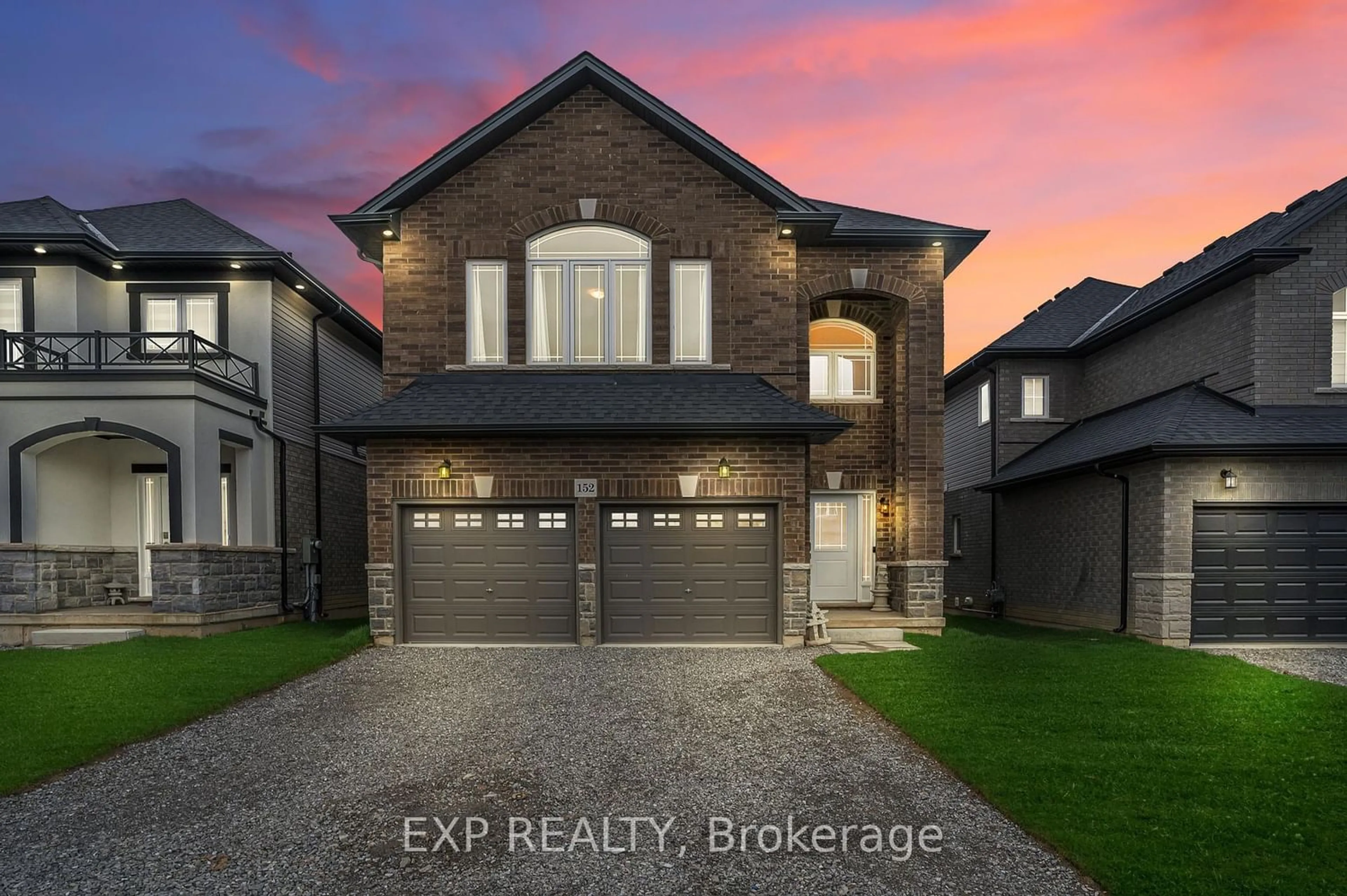 Frontside or backside of a home for 152 Cittadella Blvd, Hamilton Ontario L0R 1P0