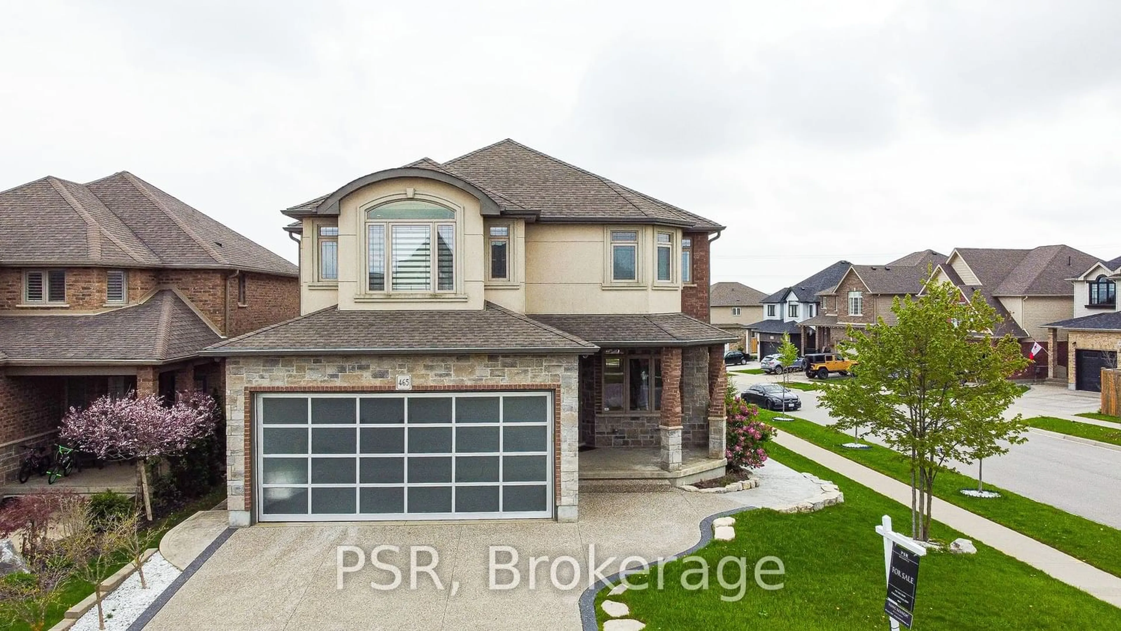 Frontside or backside of a home for 465 Thomas Slee Dr, Kitchener Ontario N2P 2Y1