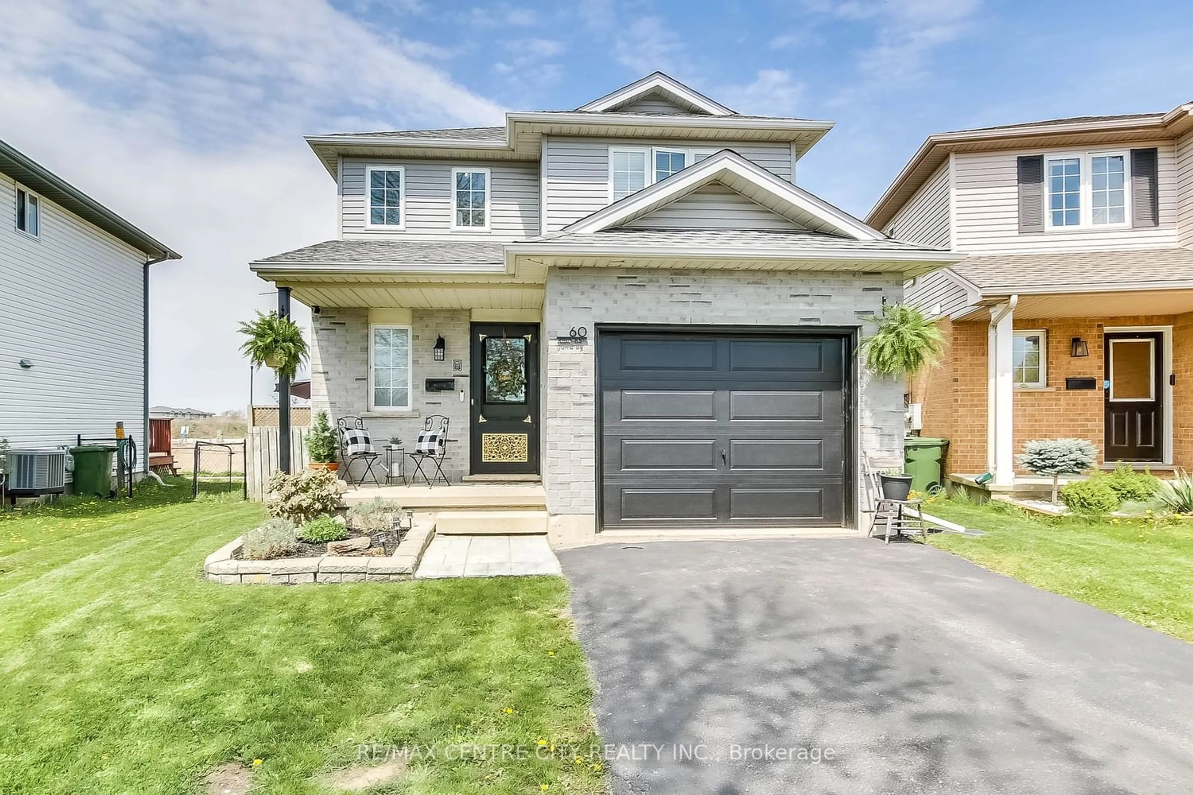 Frontside or backside of a home for 60 Juno Dr, St. Thomas Ontario N5R 6E9