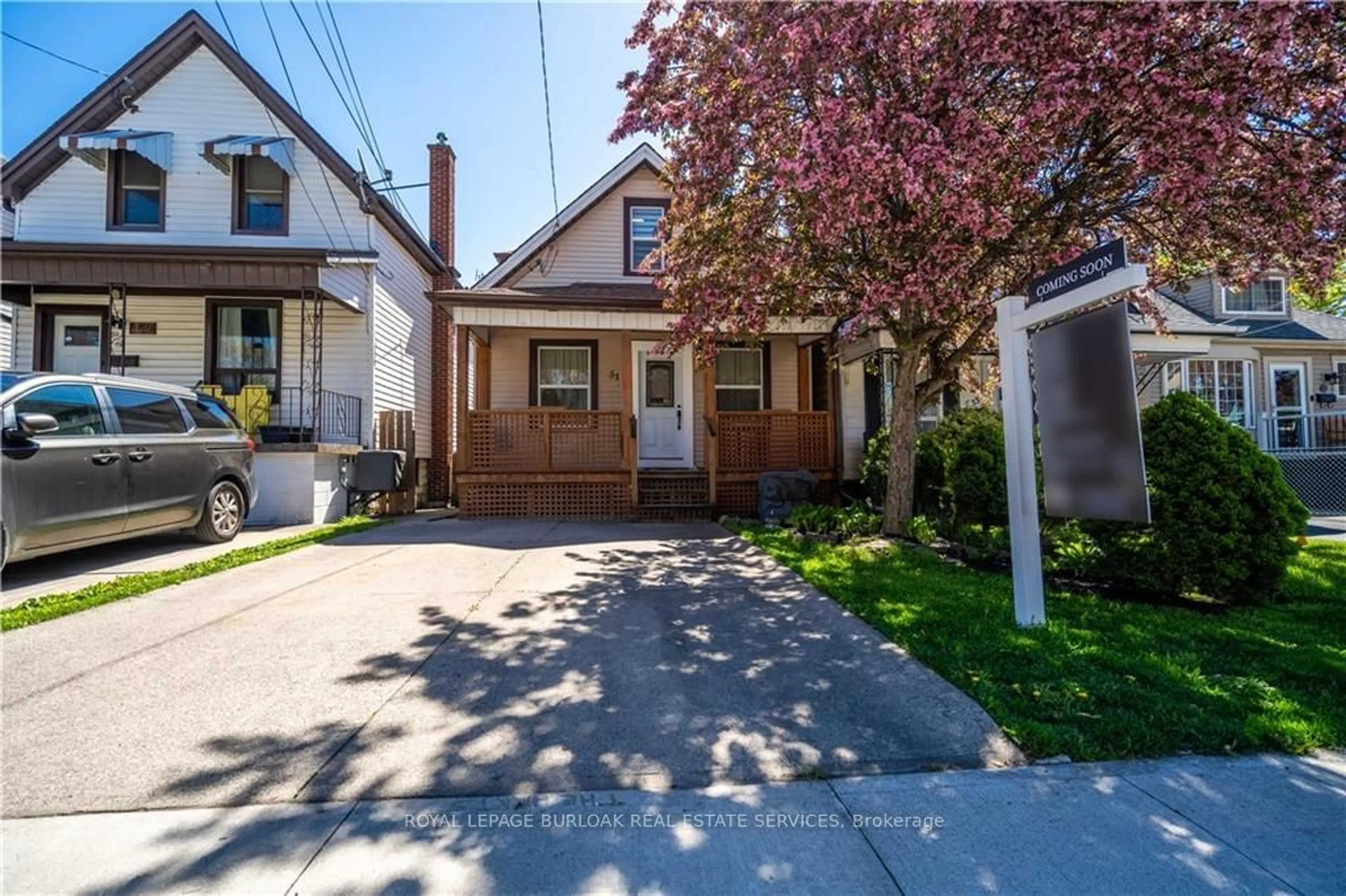 Frontside or backside of a home for 51 East 23rd St, Hamilton Ontario L8V 2W5