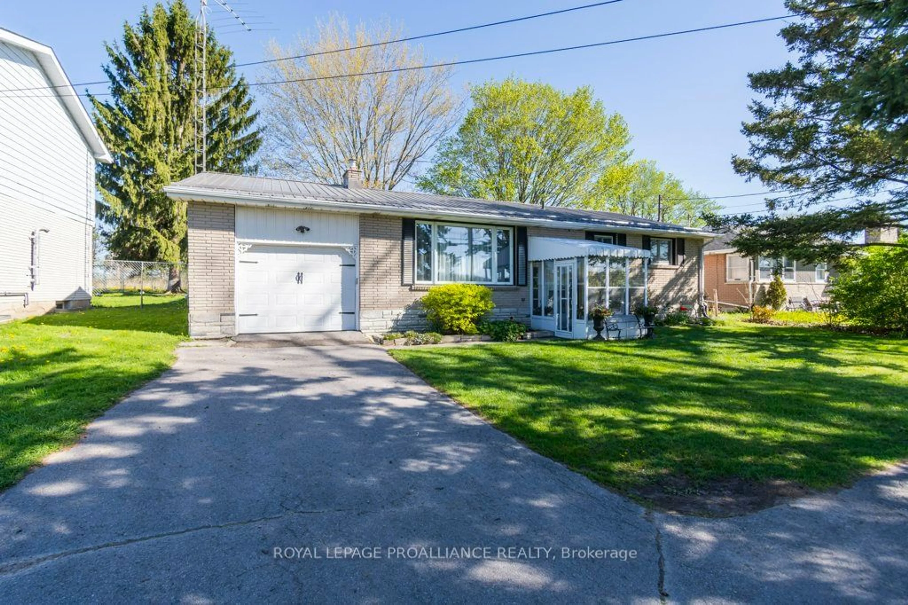 Frontside or backside of a home for 13246 Loyalist Pkwy, Prince Edward County Ontario K0K 1G0