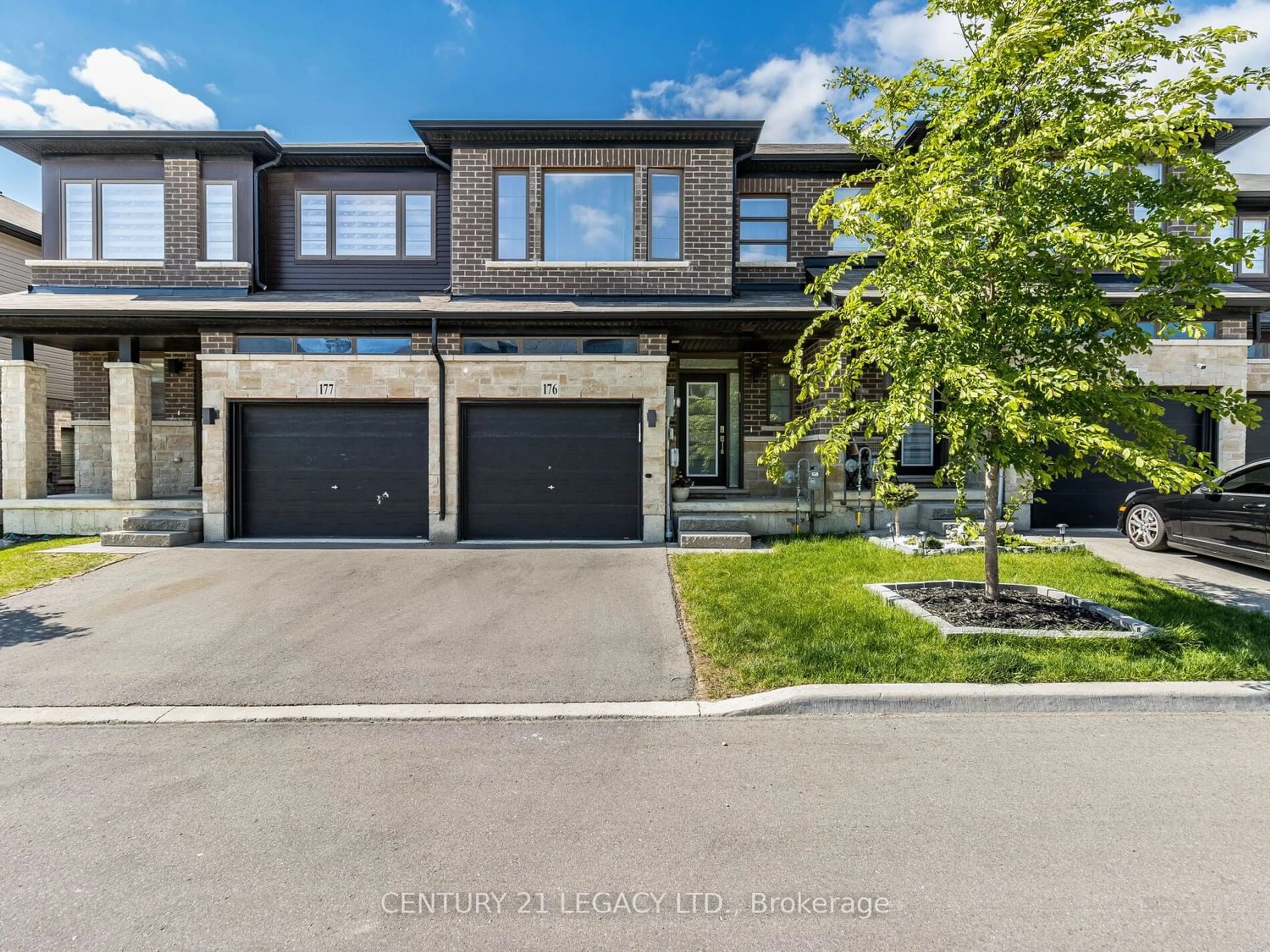 Frontside or backside of a home for 30 Times Square Blvd #176, Hamilton Ontario L8J 0L8