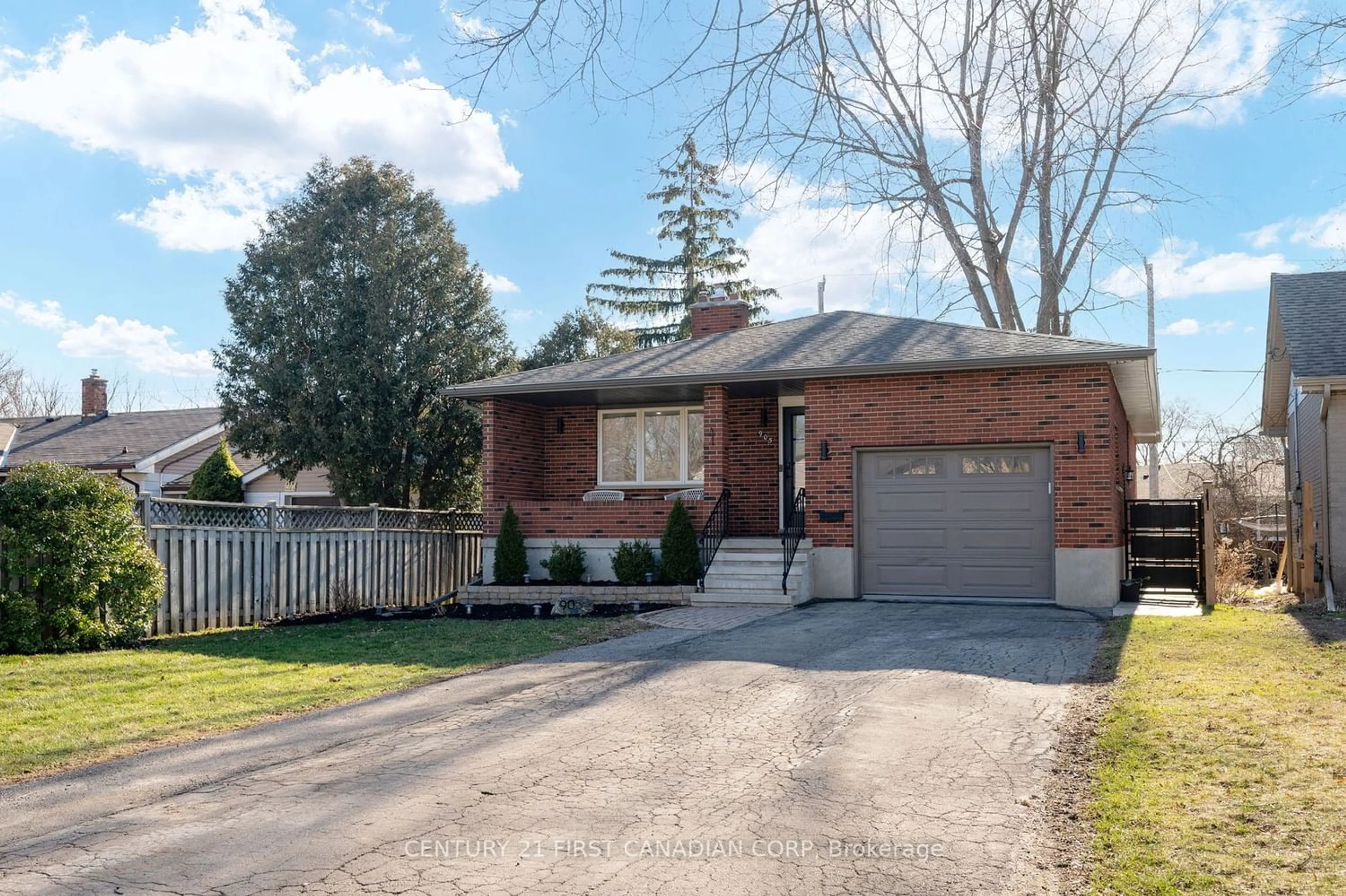 Frontside or backside of a home for 905 Wellingsboro Rd, Middlesex Centre Ontario N6E 1N4