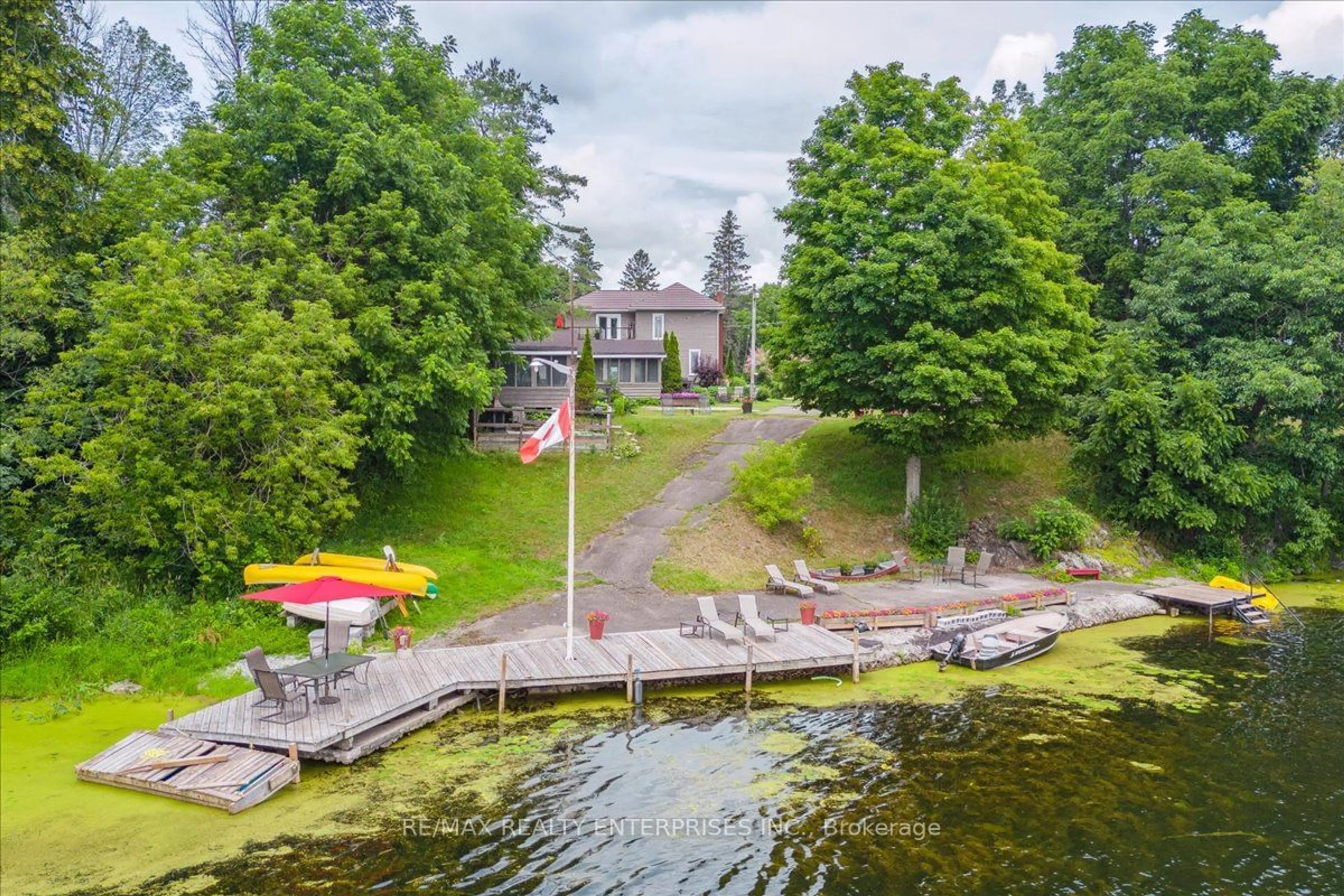 Cottage for 119 Oakel St, Leeds & the Thousand Island Ontario K0E 1N0