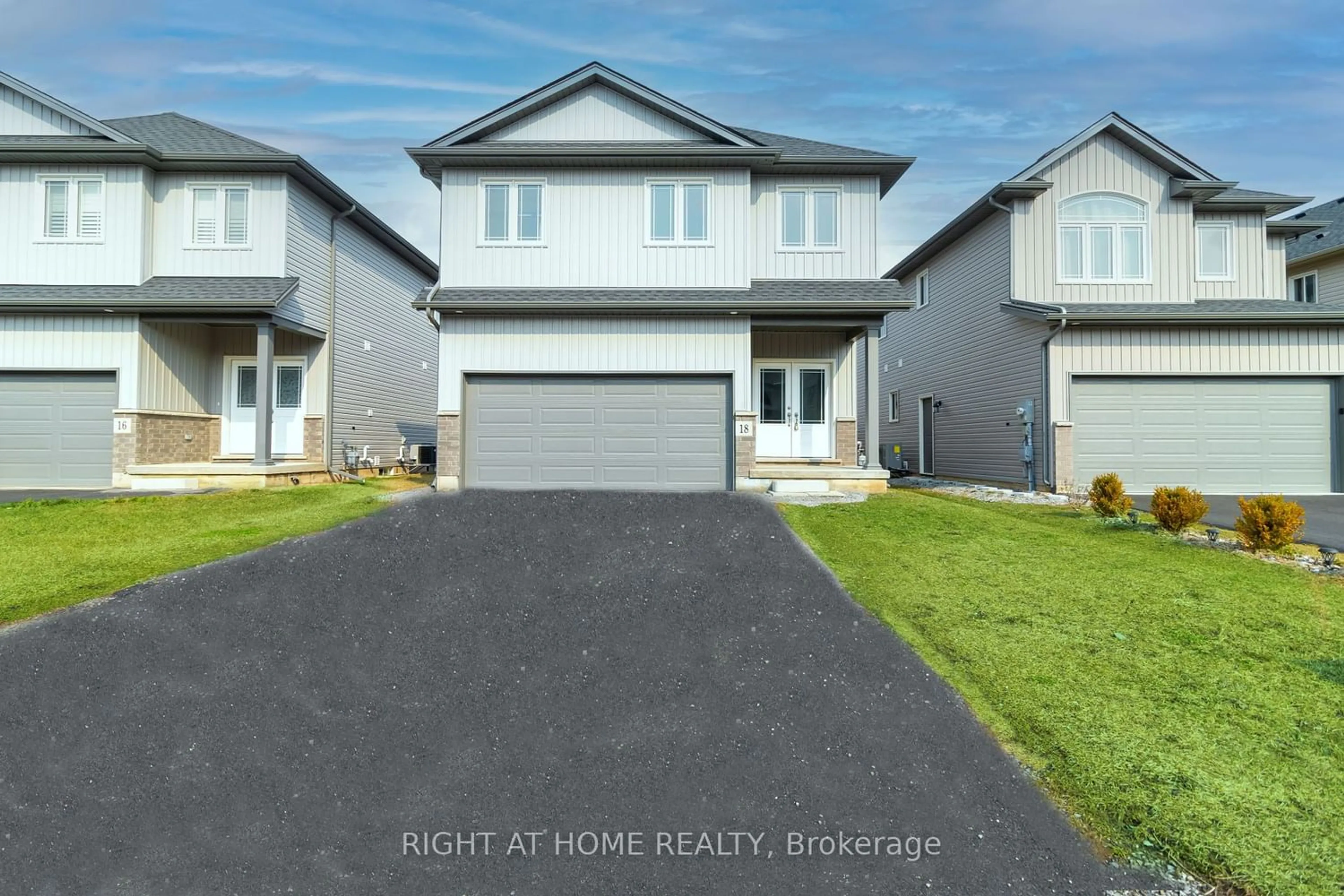 Frontside or backside of a home for 18 Bowman Cres, Thorold Ontario L2V 0G2