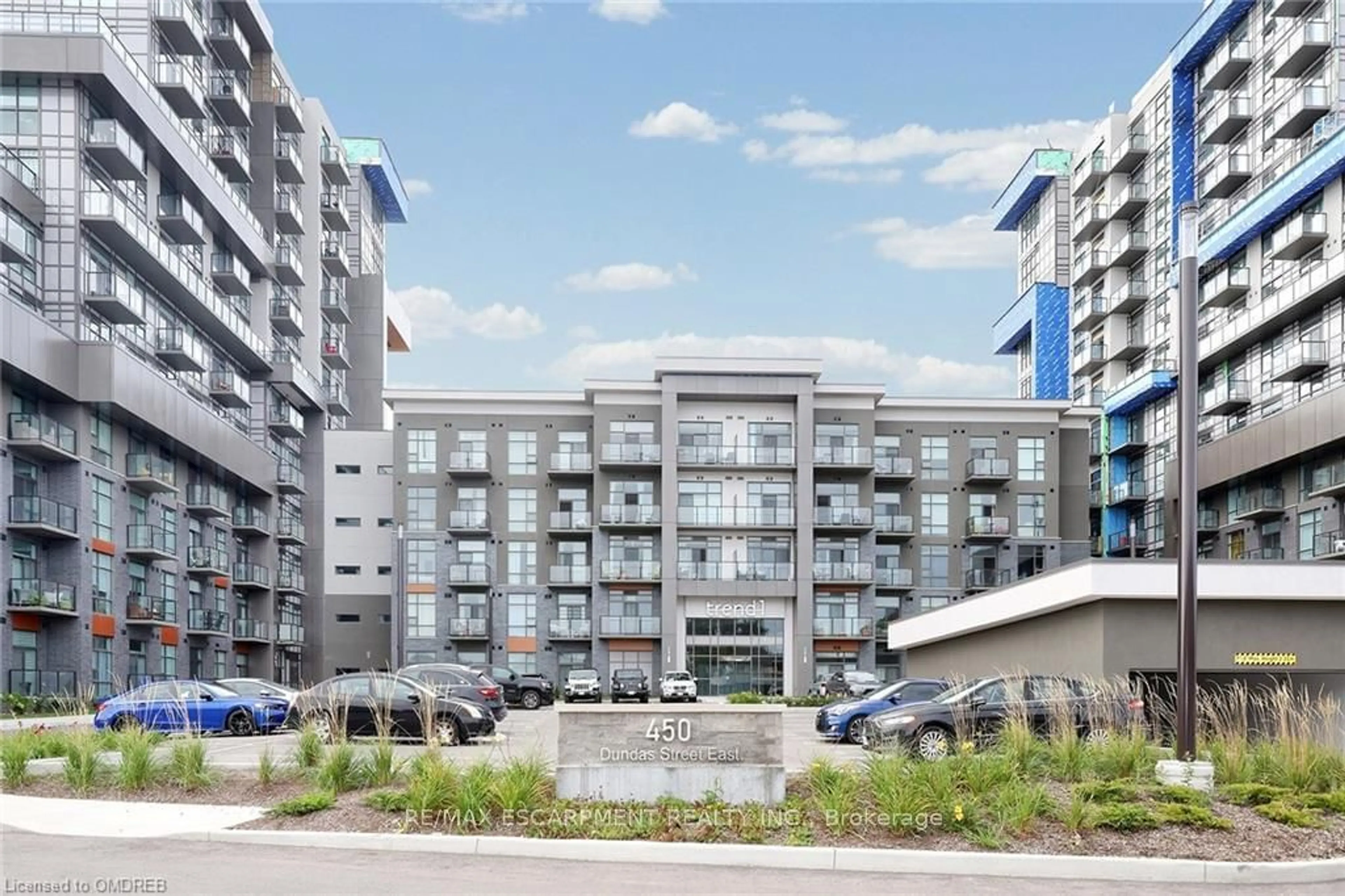A pic from exterior of the house or condo for 450 Dundas St #1001, Hamilton Ontario L8B 1Z2