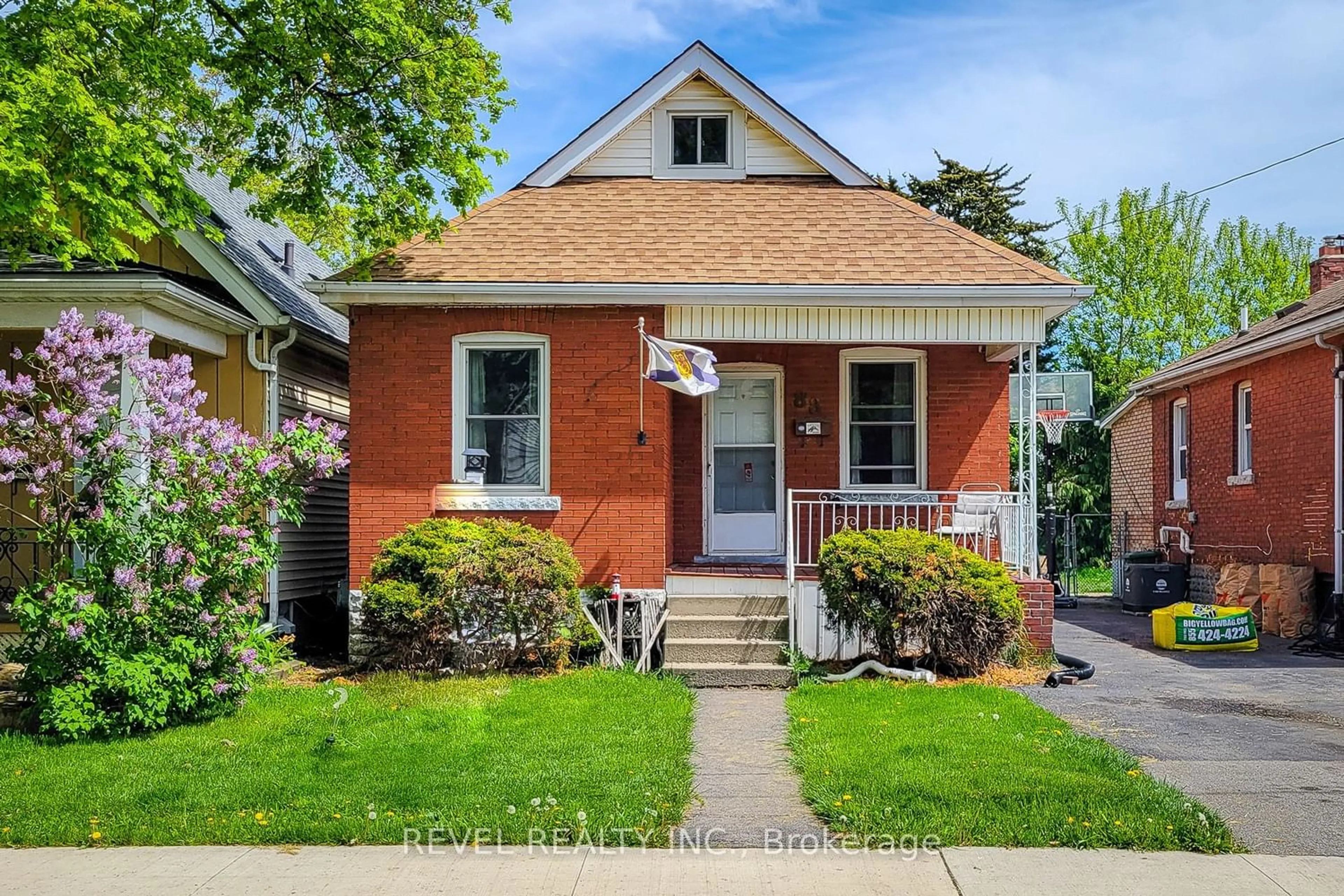 Home with brick exterior material for 88 Garside Ave, Hamilton Ontario L8H 4W3