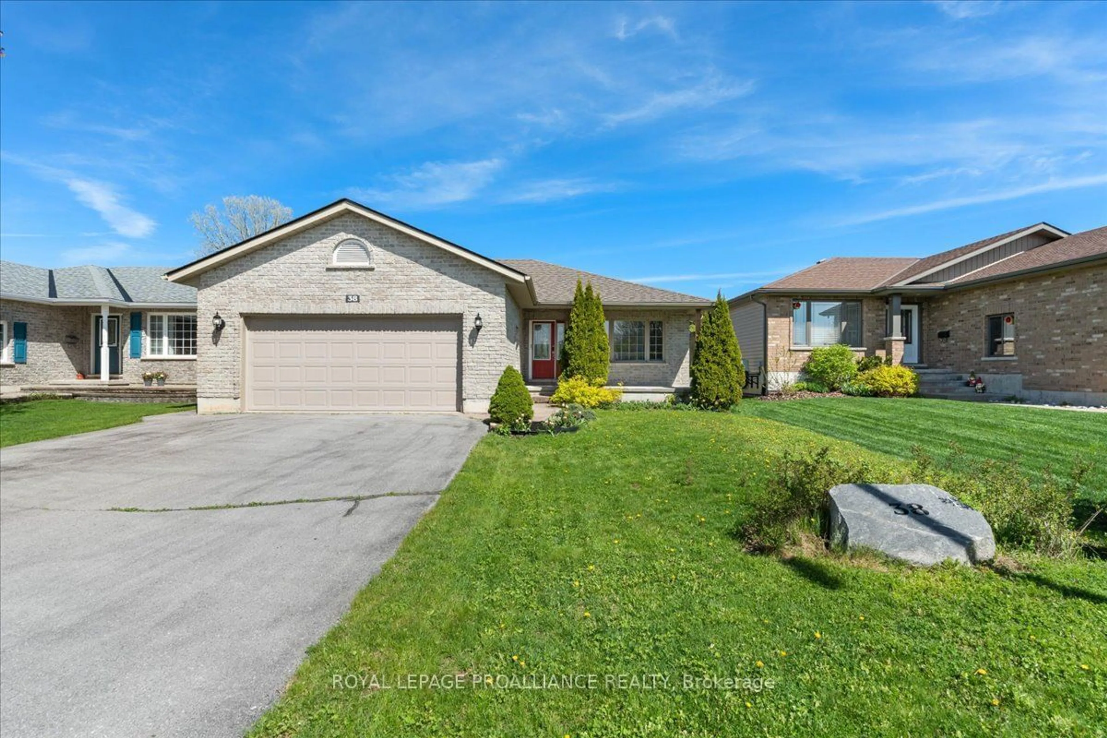 Frontside or backside of a home for 38 Stonegate Cres, Quinte West Ontario K0K 2C0