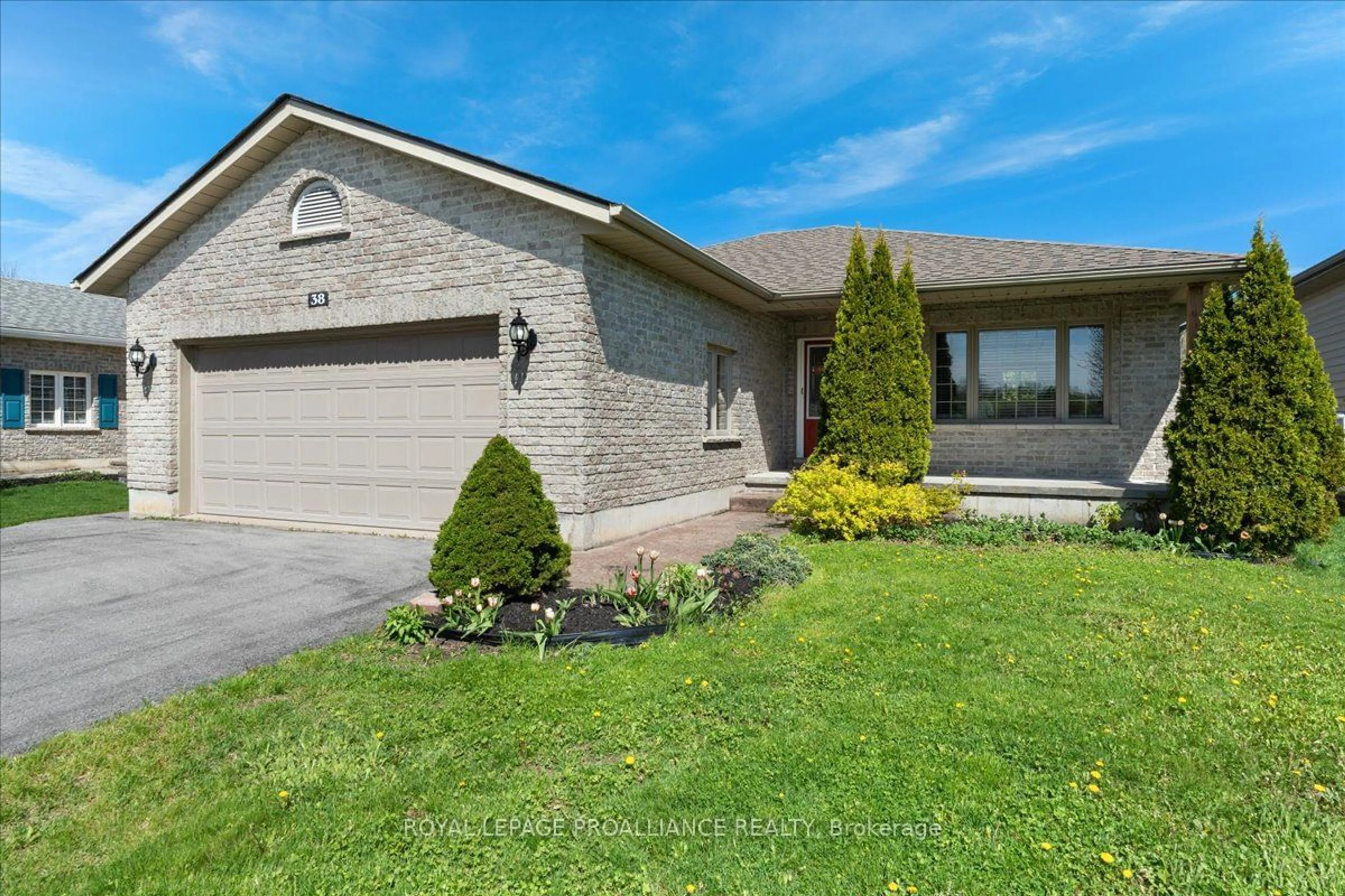 Frontside or backside of a home for 38 Stonegate Cres, Quinte West Ontario K0K 2C0