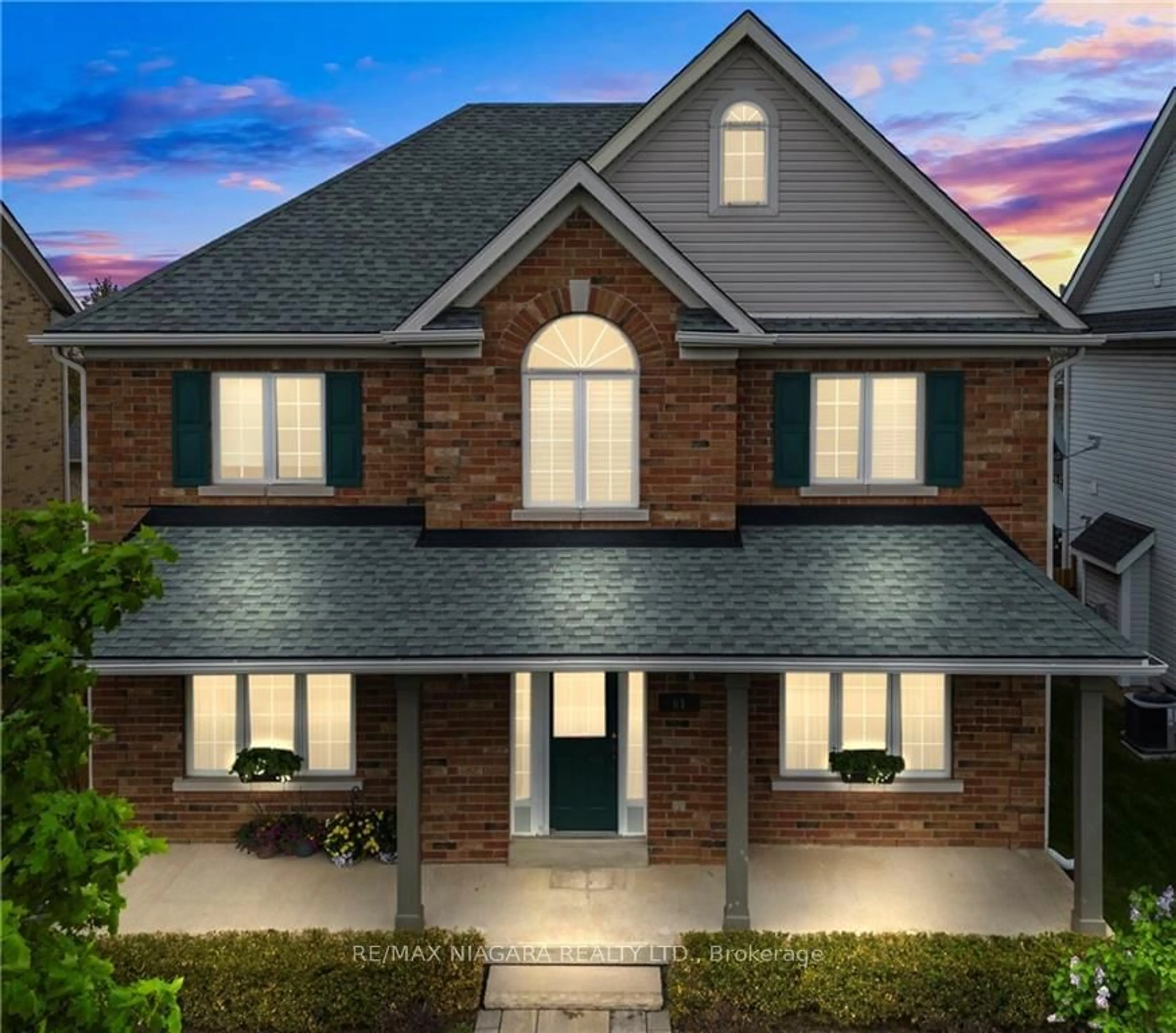 Home with brick exterior material for 61 Niagara On The Green Blvd, Niagara-on-the-Lake Ontario L0S 1J0