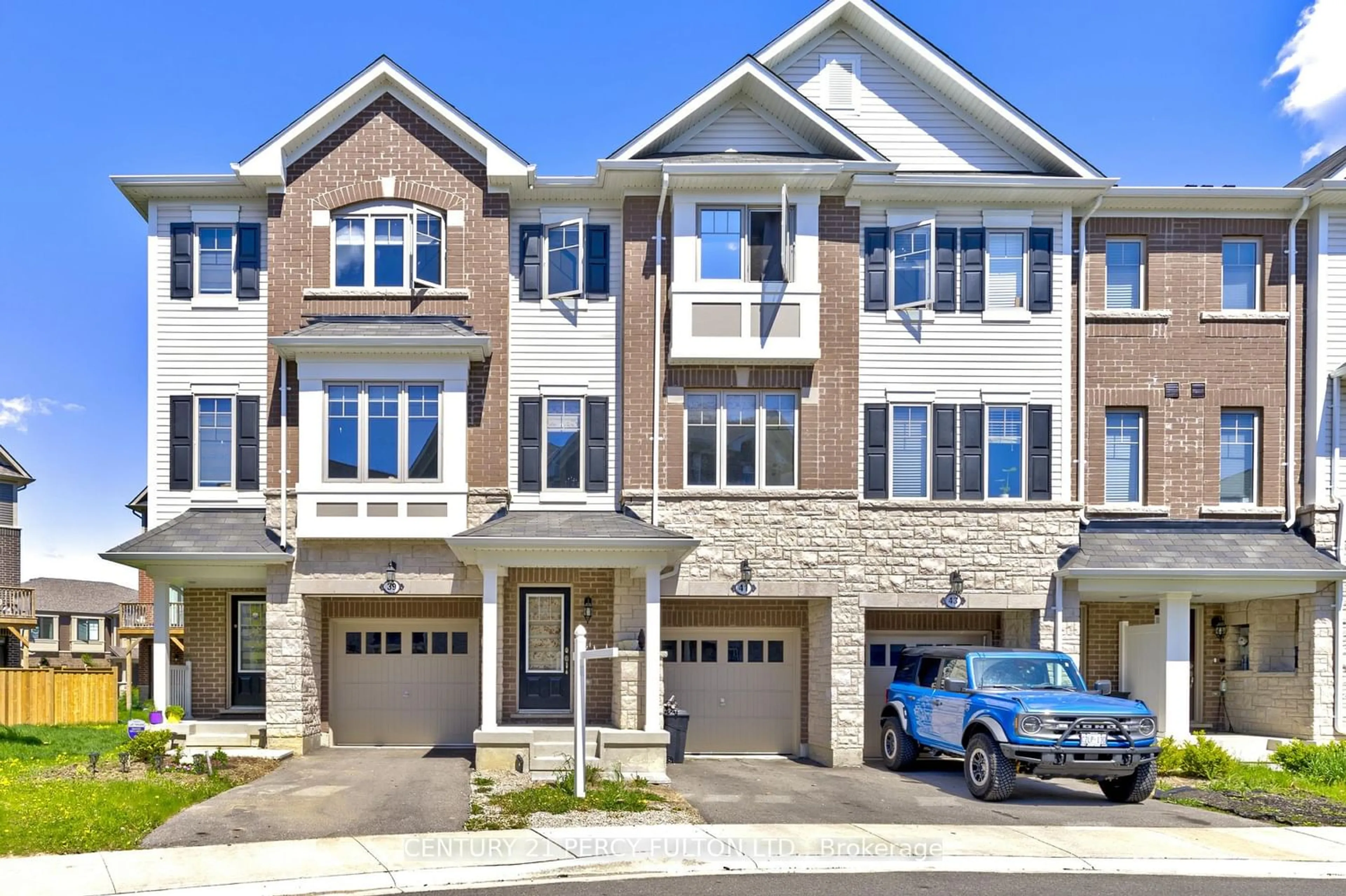 A pic from exterior of the house or condo for 41 Rapids Lane, Hamilton Ontario L8K 5J3