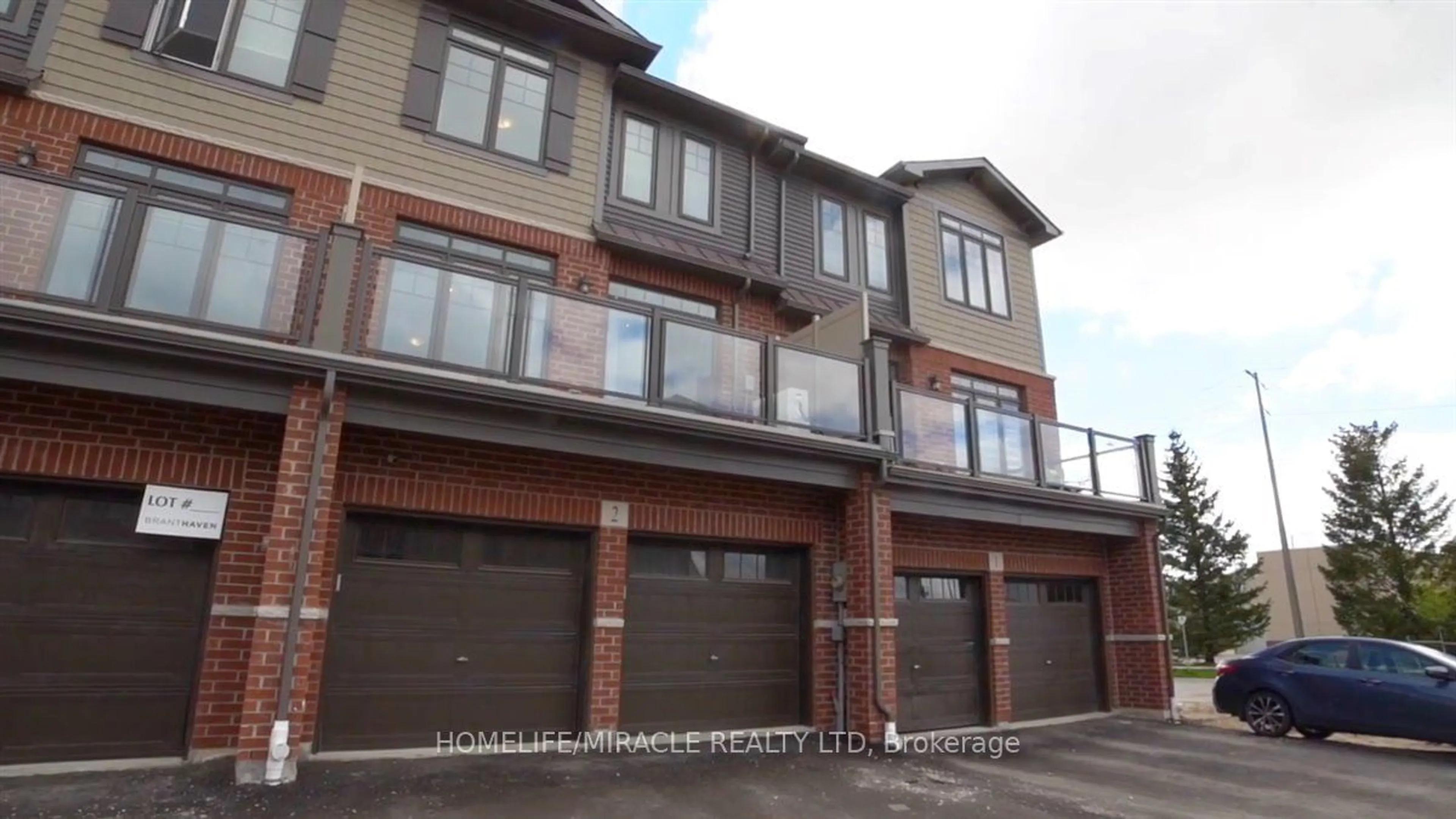 A pic from exterior of the house or condo for 100 Hollywood Crt #2, Cambridge Ontario N1T 2H7