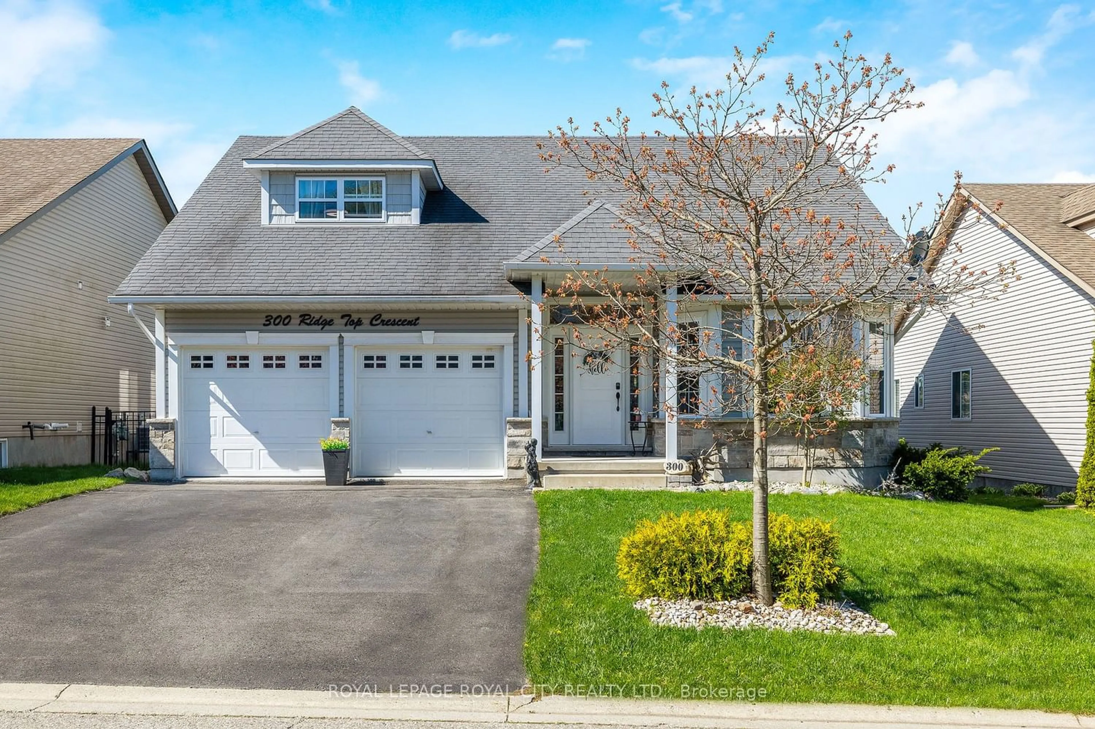 Frontside or backside of a home for 300 Ridge Top Cres, Guelph/Eramosa Ontario N0B 2K0