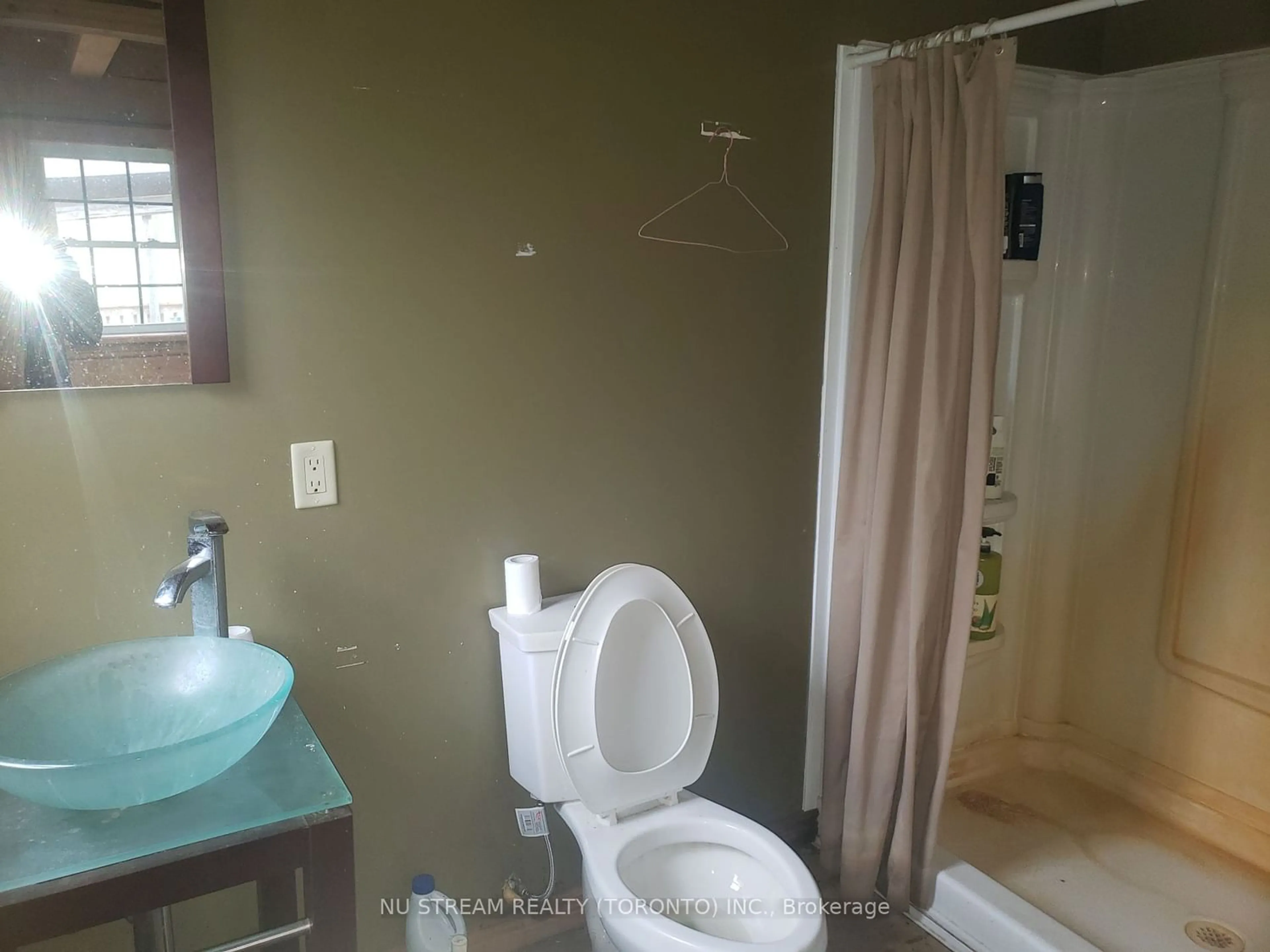 Standard bathroom, unknown for 740 Clark Line Rd, Addington Highlands Ontario K0H 1P0