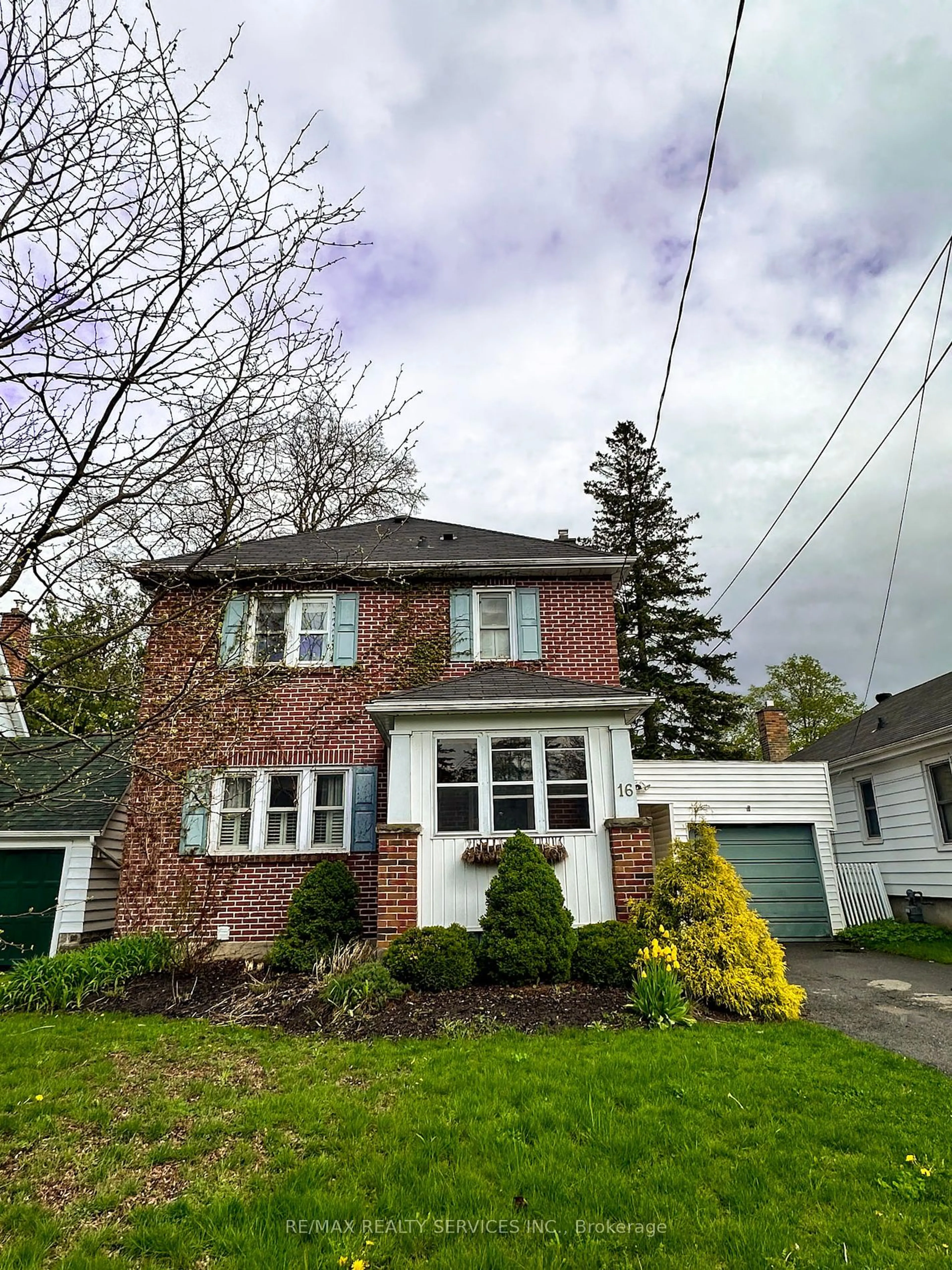 Frontside or backside of a home for 16 Conger St, Peterborough Ontario K9H 4Y6