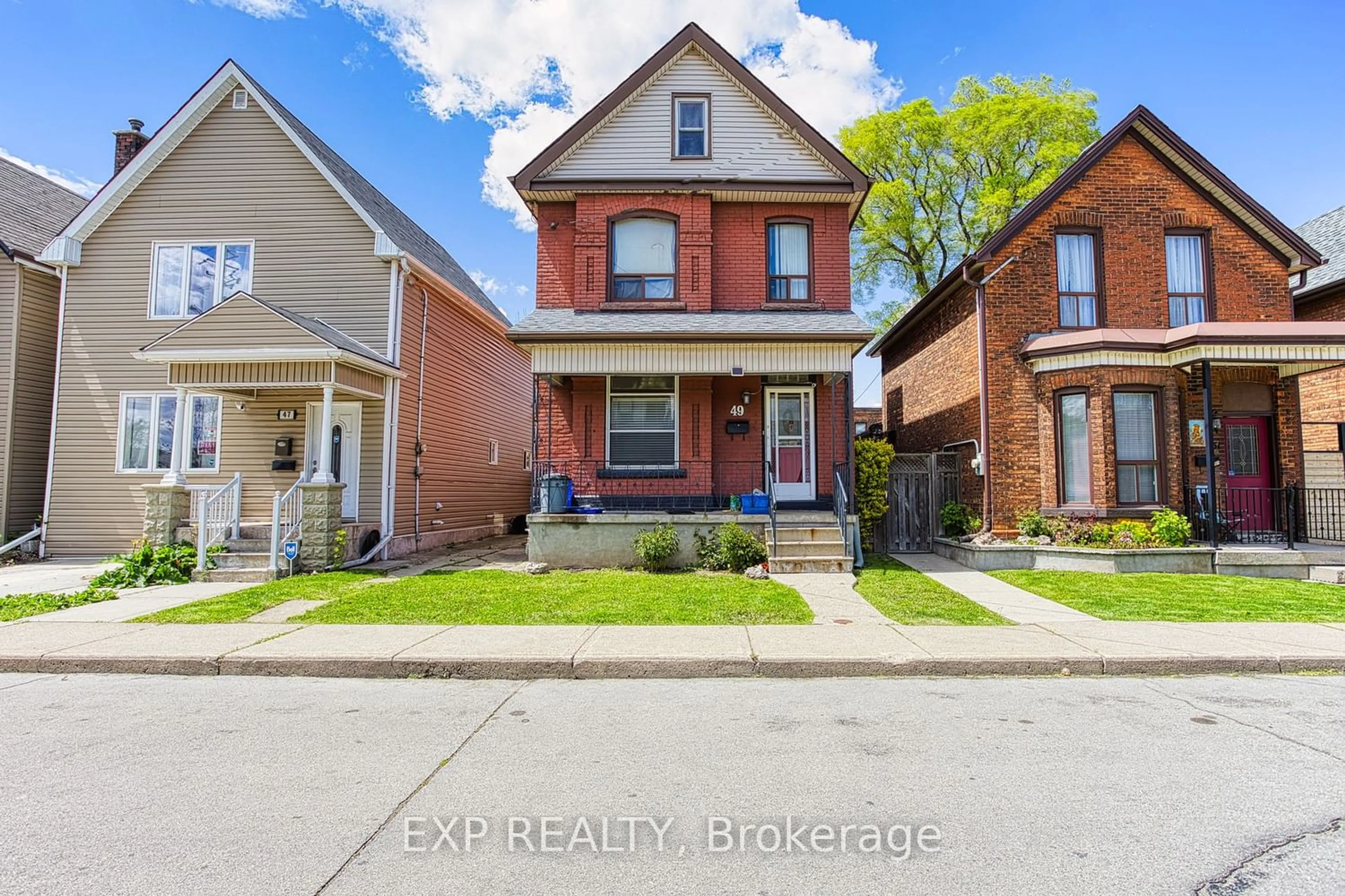 Frontside or backside of a home for 49 Leeming St, Hamilton Ontario L8L 5T4