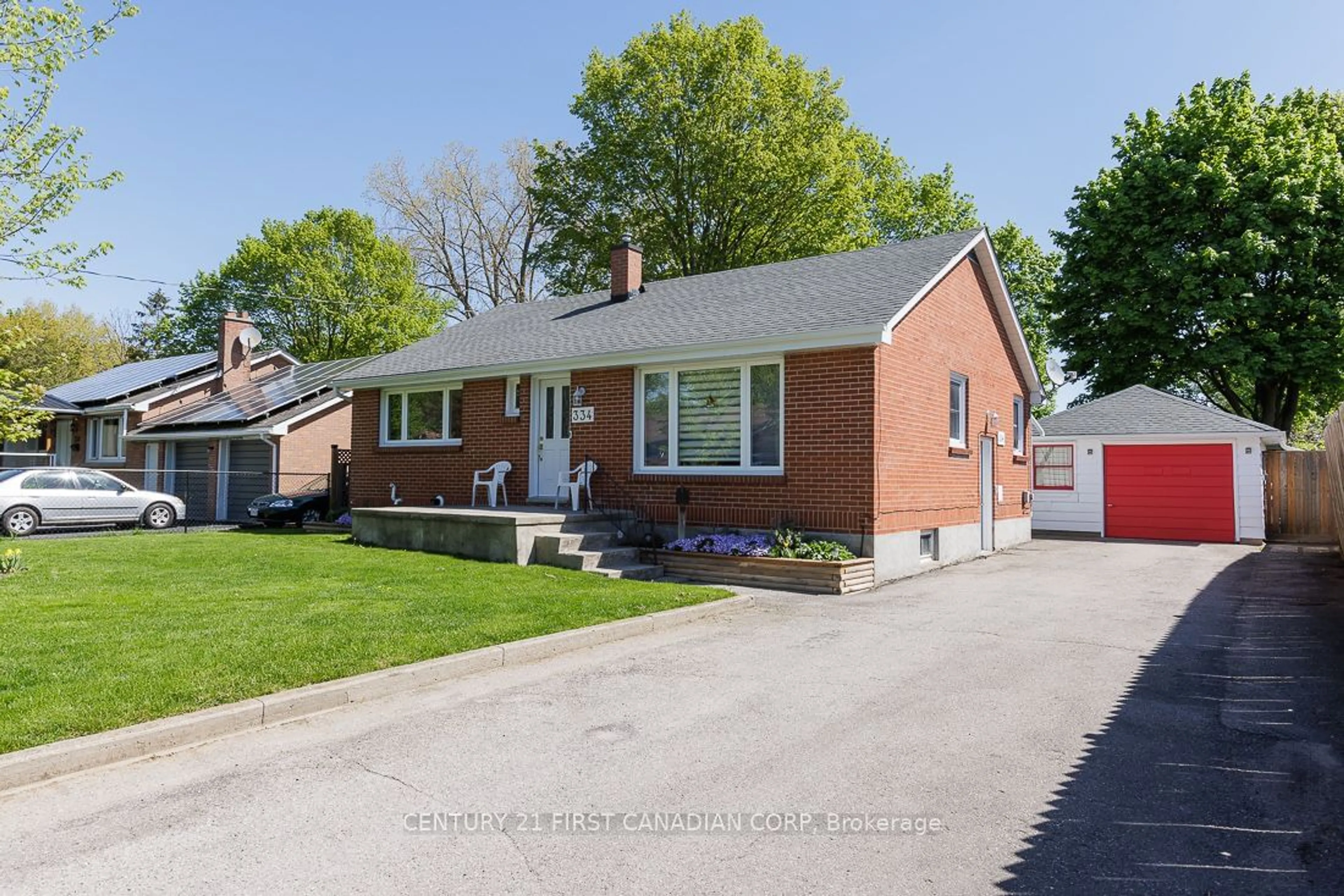 Frontside or backside of a home for 334 Regal Dr, London Ontario N5Y 1J4