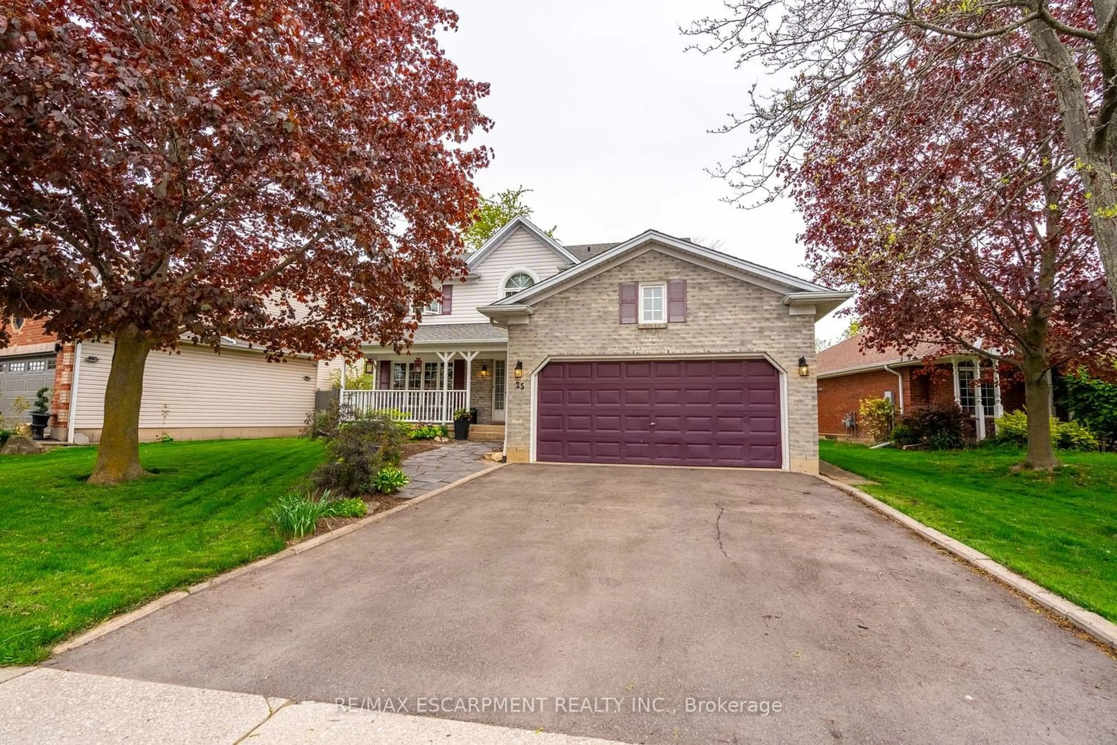 Frontside or backside of a home for 25 Caledonia Dr, Haldimand Ontario N3W 1H2