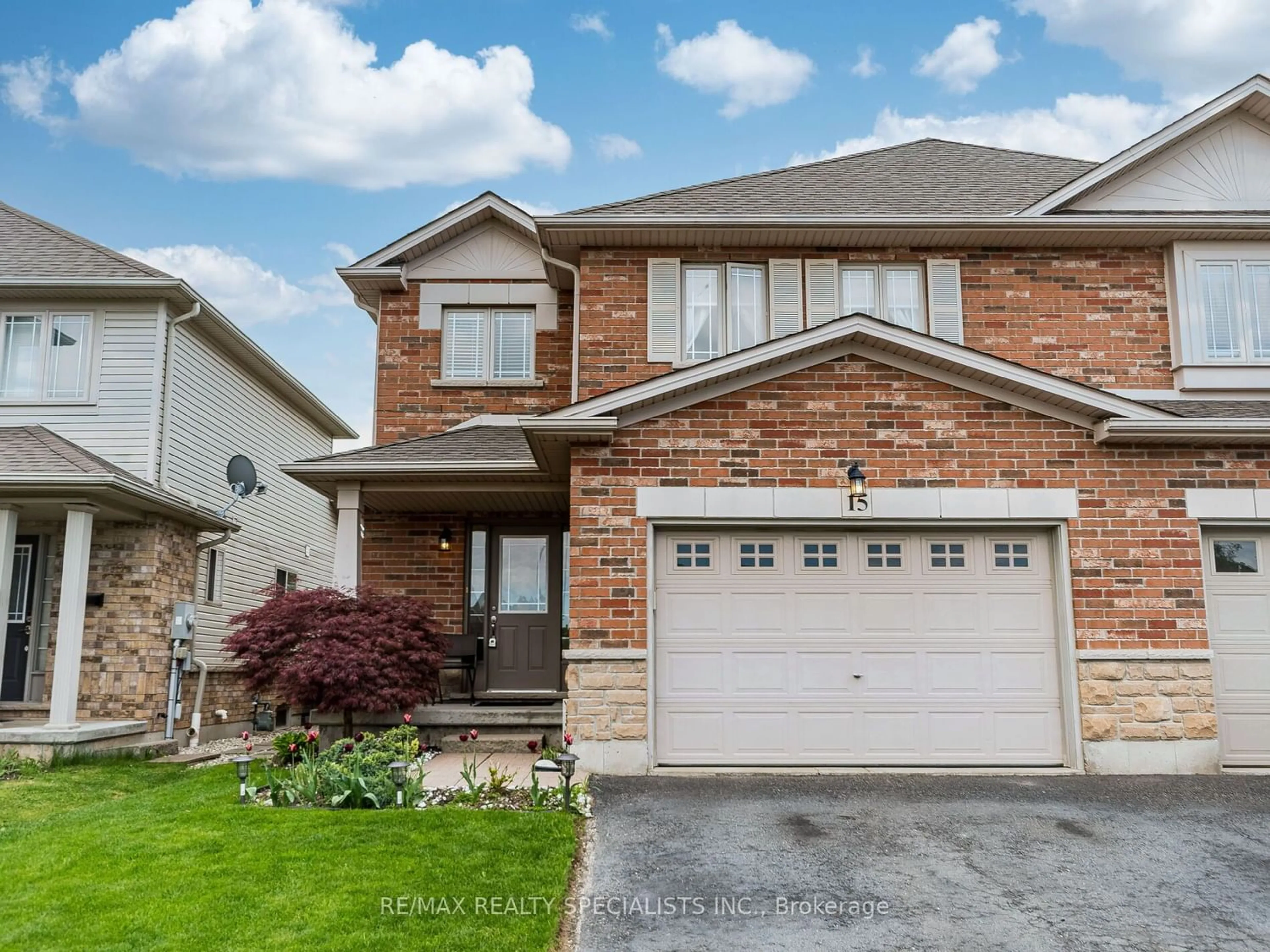 Frontside or backside of a home for 15 Savannah Ridge Dr, Brant Ontario N3L 4G4