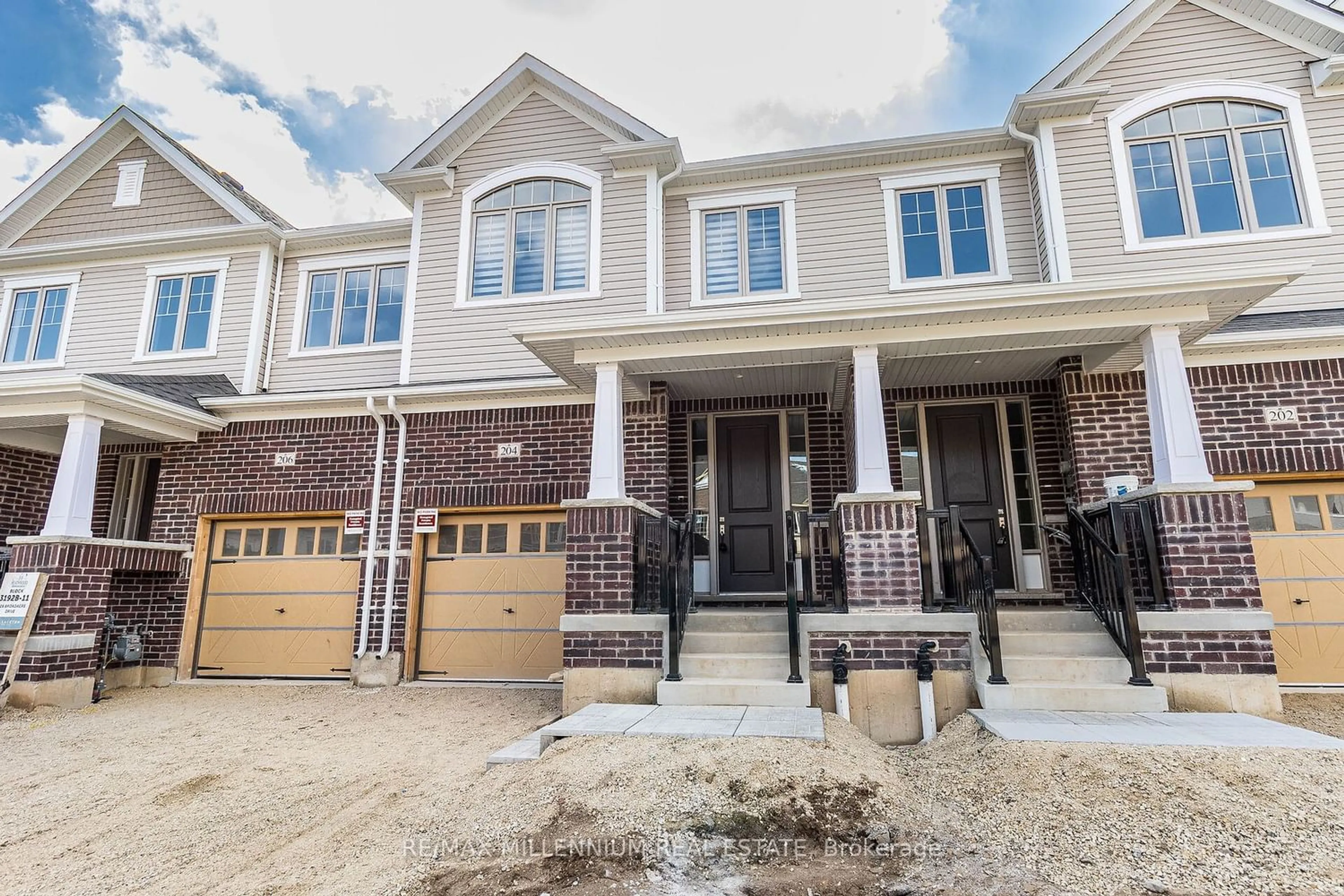 Home with brick exterior material for 204 Broadacre Dr, Kitchener Ontario N0B 2E0