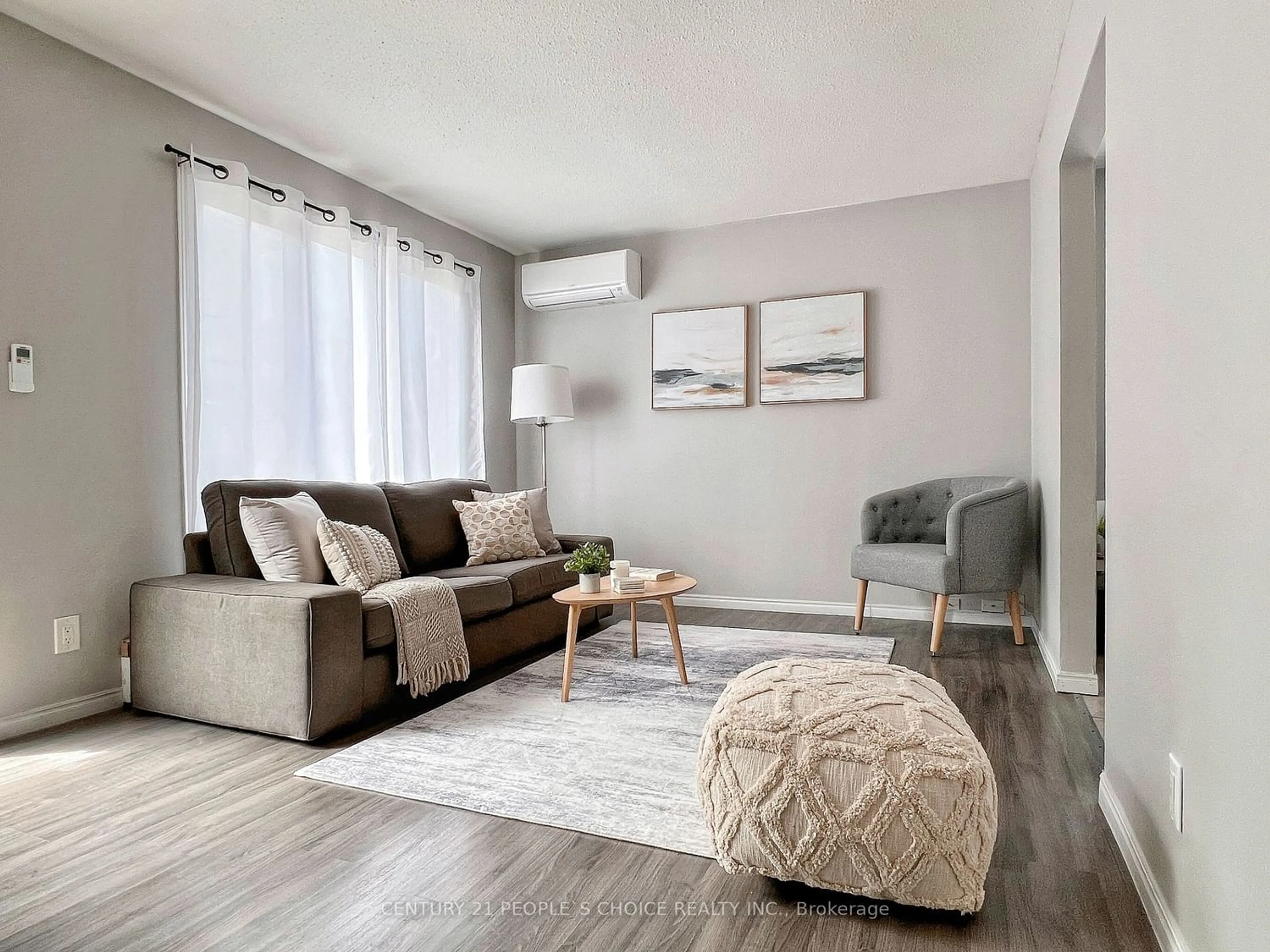 Living room for 8665 Darlington Cres, Windsor Ontario N8S 4M5