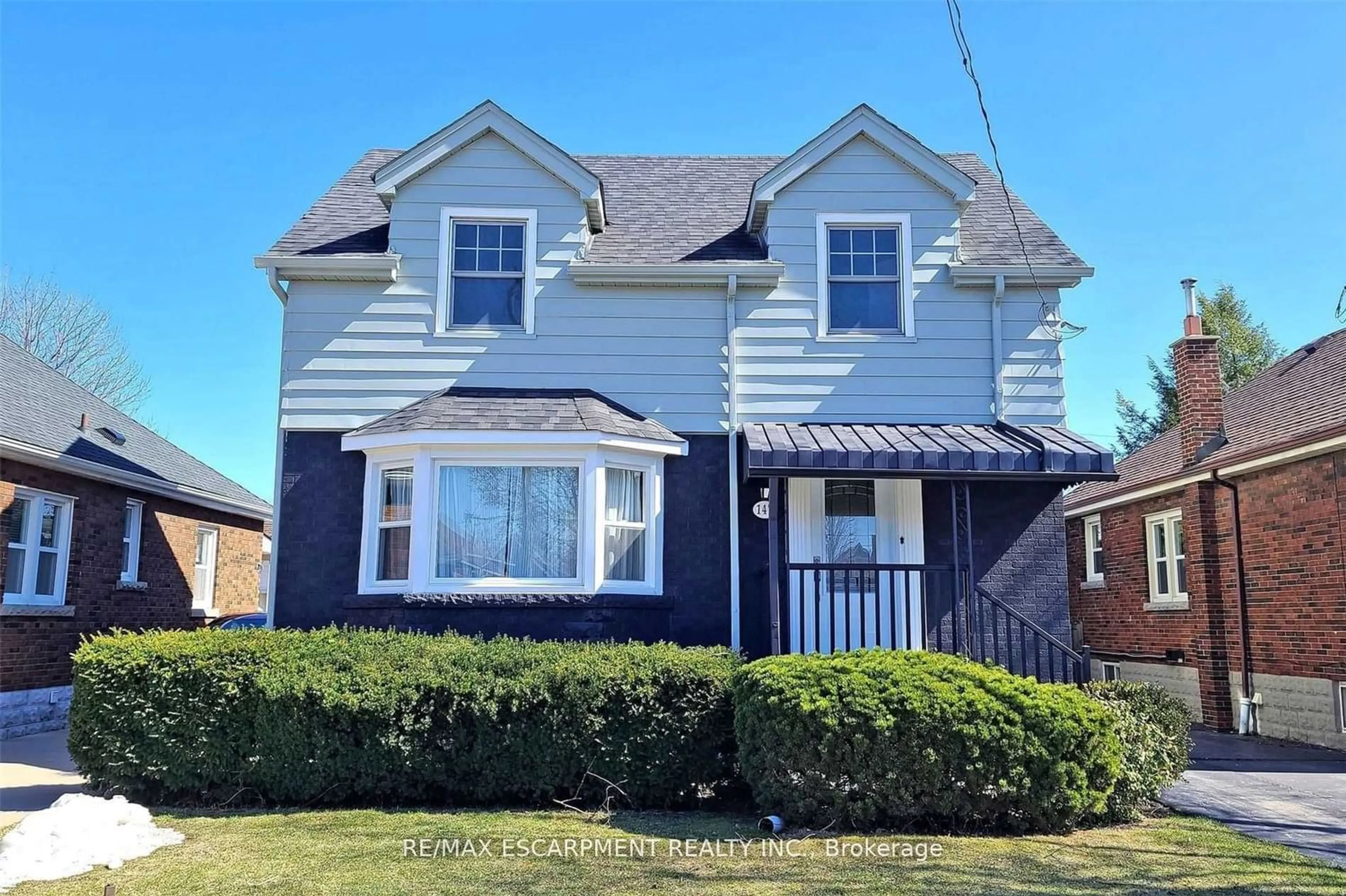 Frontside or backside of a home for 147 Garside Ave, Hamilton Ontario L8K 2W1