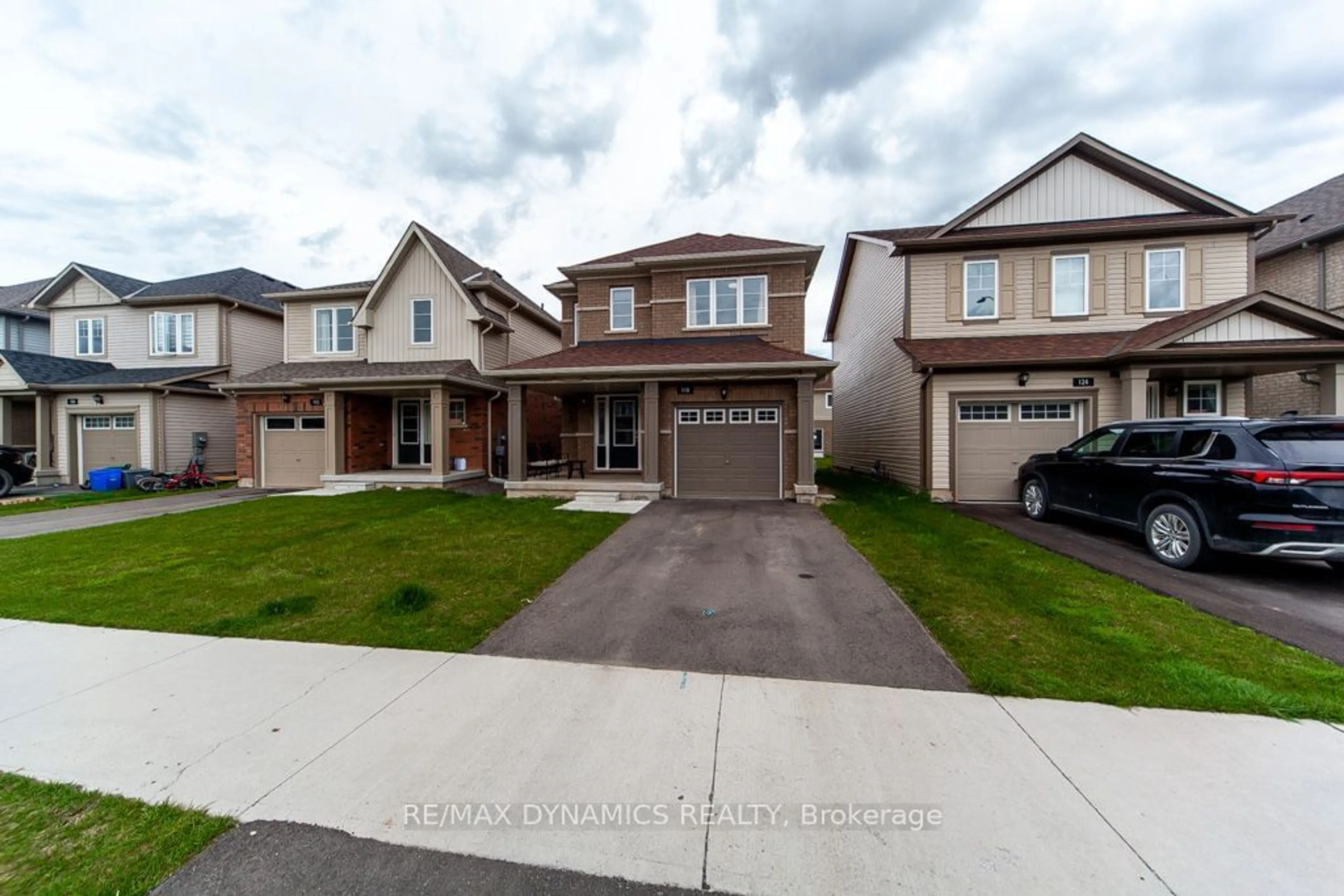 Frontside or backside of a home for 118 Tumblewood Pl, Welland Ontario L3B 0J3