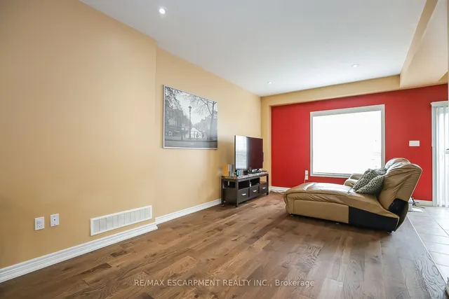 Additional property image - 51 Redcedar Cres