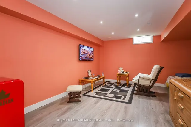 Additional property image - 51 Redcedar Cres