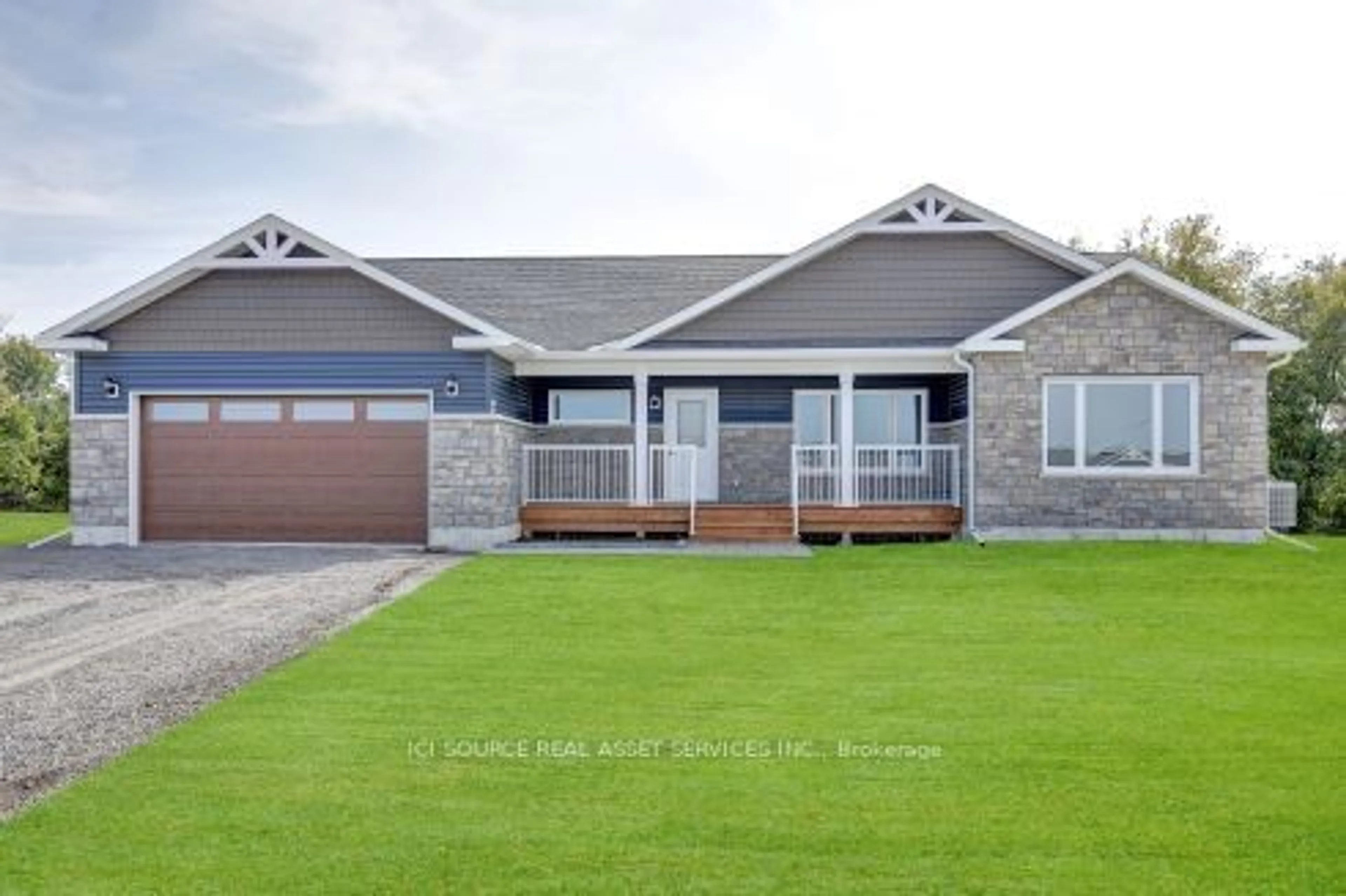 Frontside or backside of a home for 308 Trudeau Cres, Russell Ontario K4R 1E5