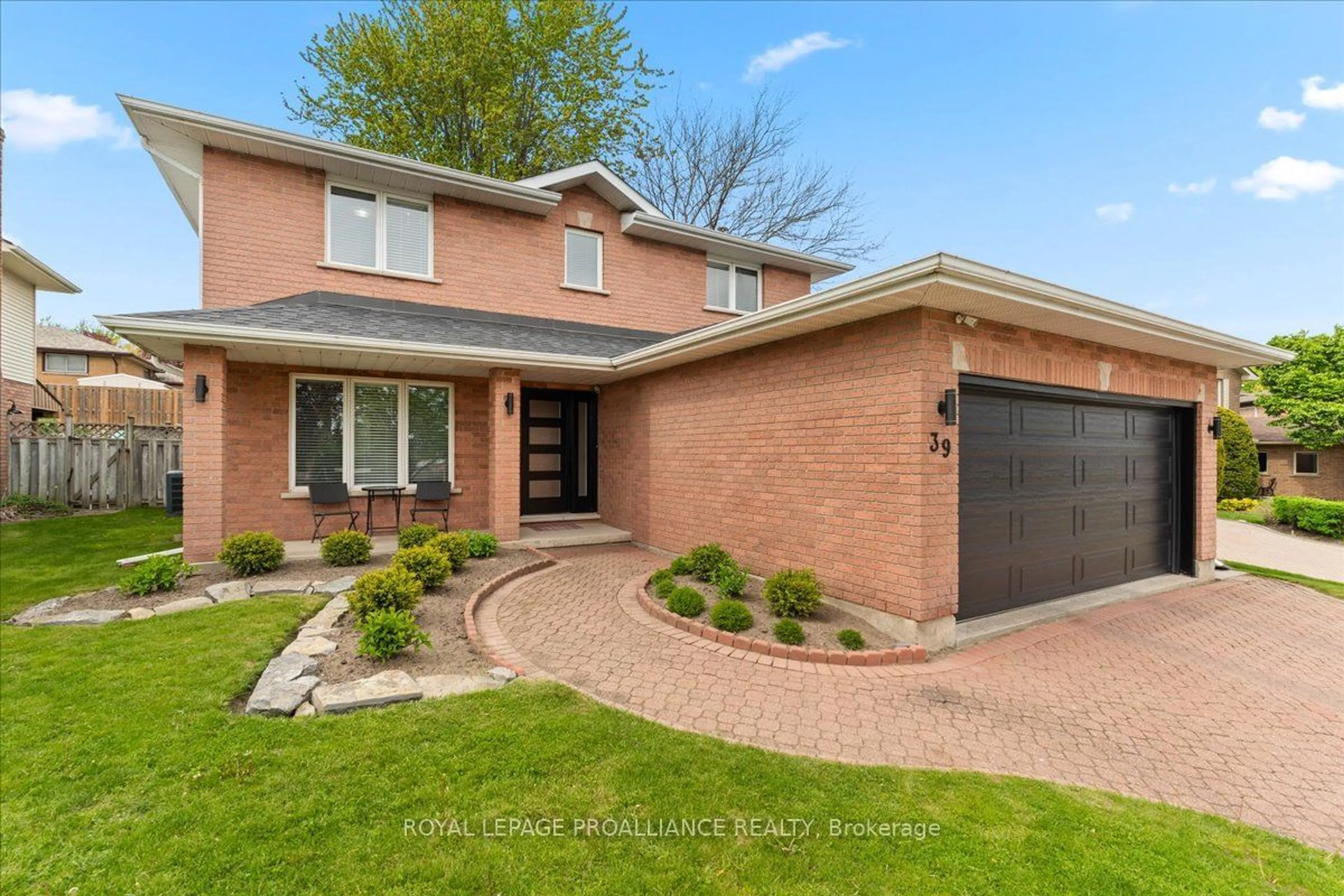 Home with brick exterior material for 39 Northumberland Blvd, Quinte West Ontario K8V 6L7