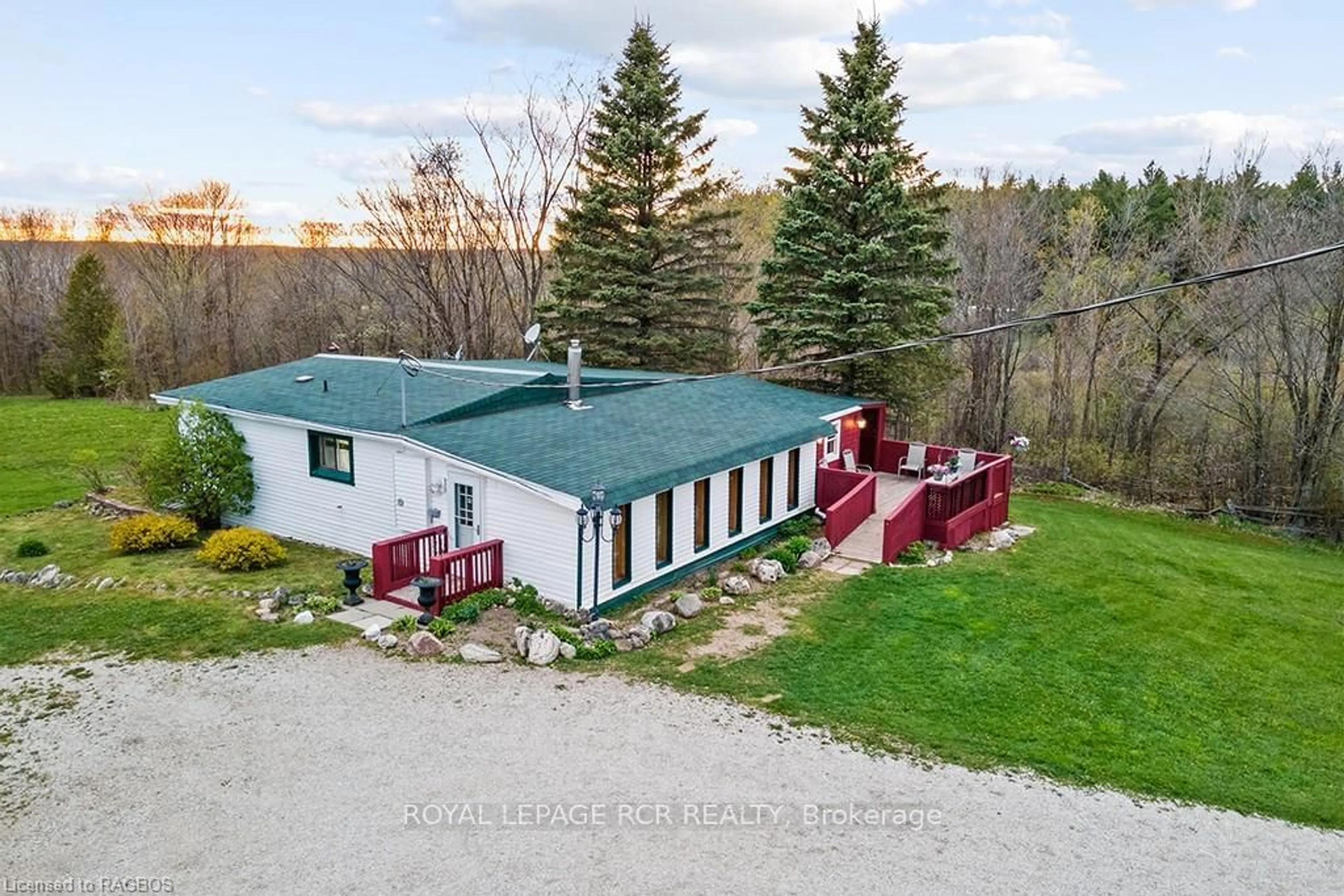 Cottage for 353938 Osprey Artemesia Tl, Grey Highlands Ontario N0C 1E0