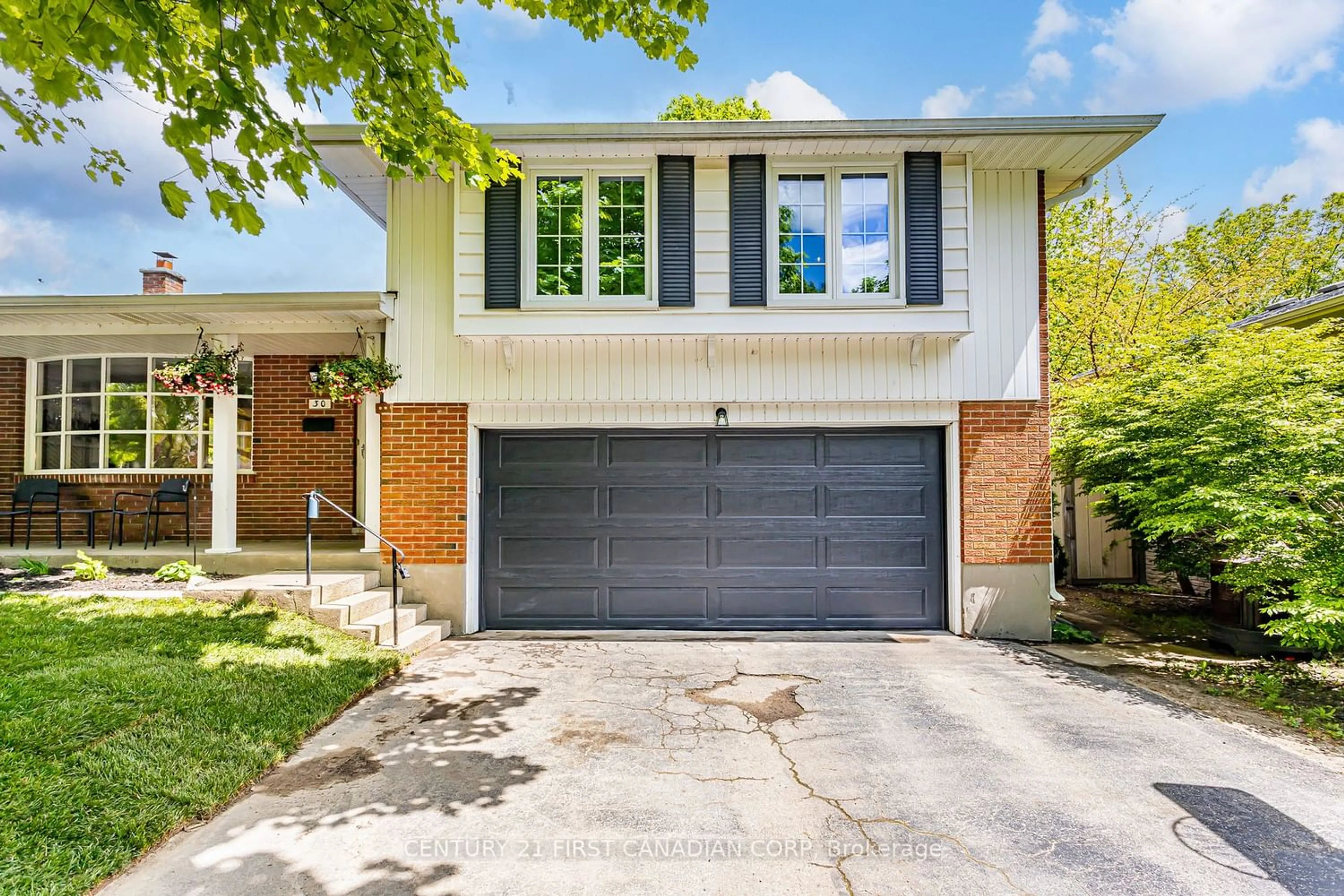 Home with brick exterior material for 30 Springfield Cres, London Ontario N6K 2T6