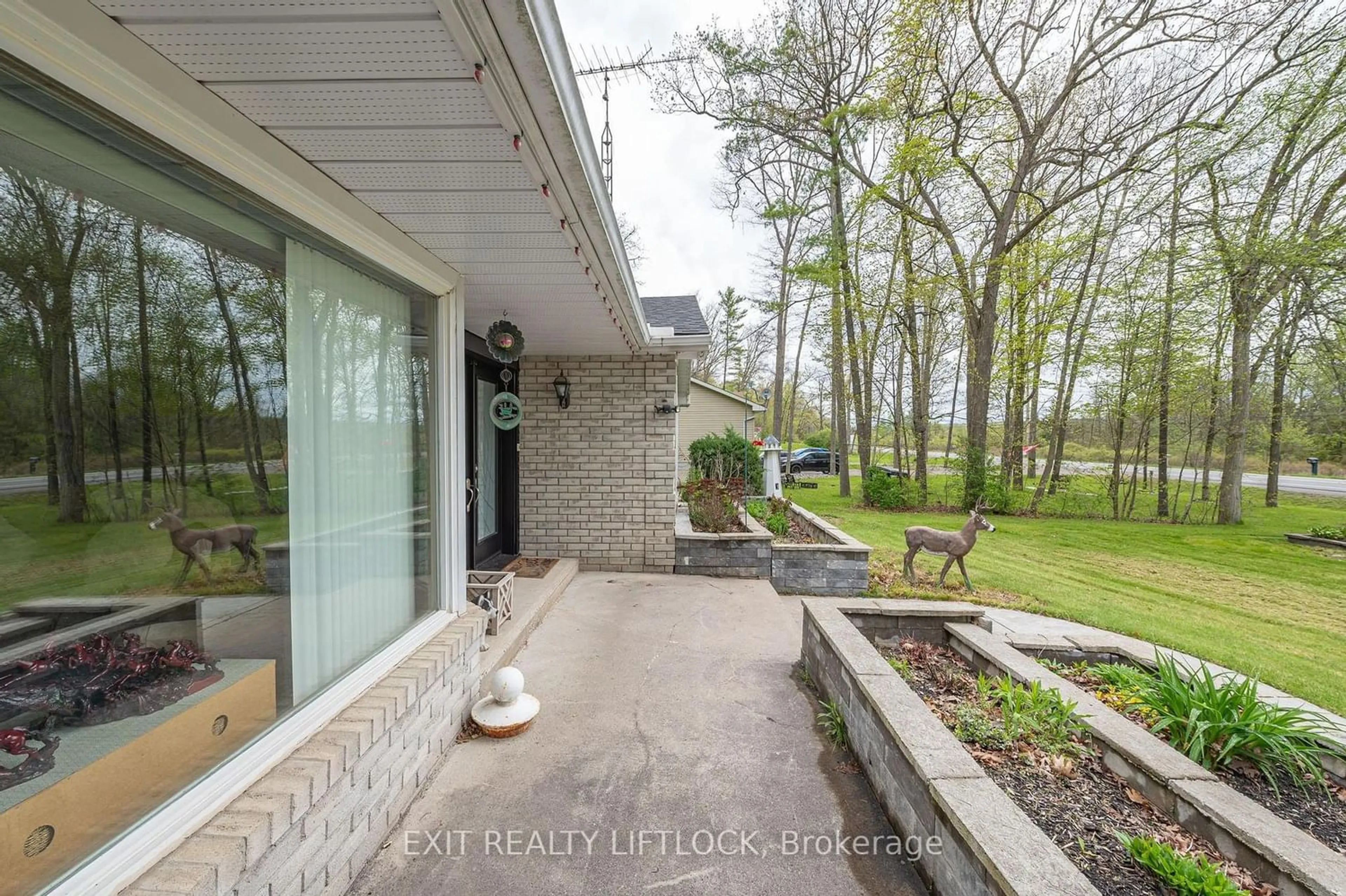 Patio for 5433 County Road 30, Trent Hills Ontario K0L 1L0