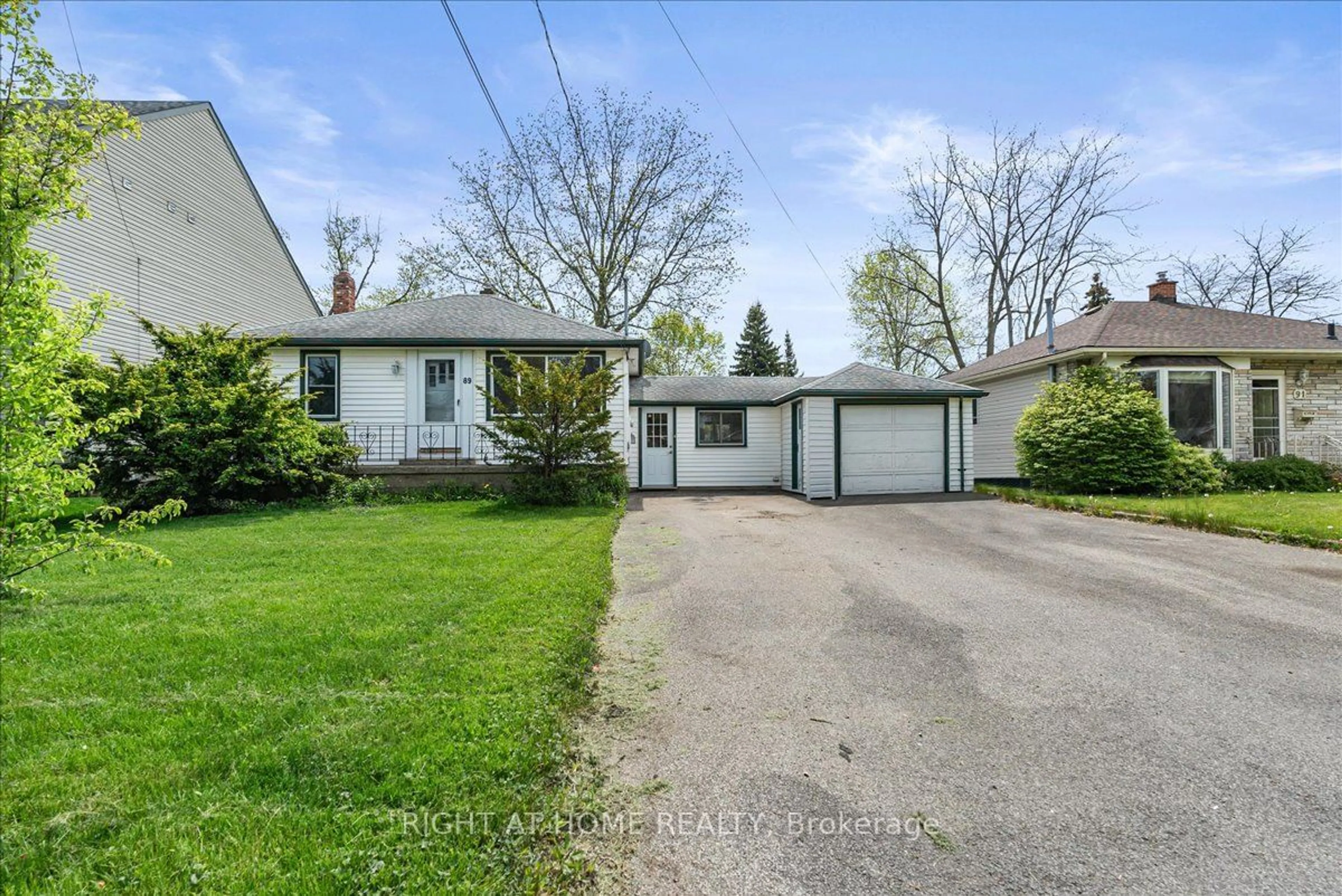 Frontside or backside of a home for 89 Bayview Dr, St. Catharines Ontario L2N 4Z2