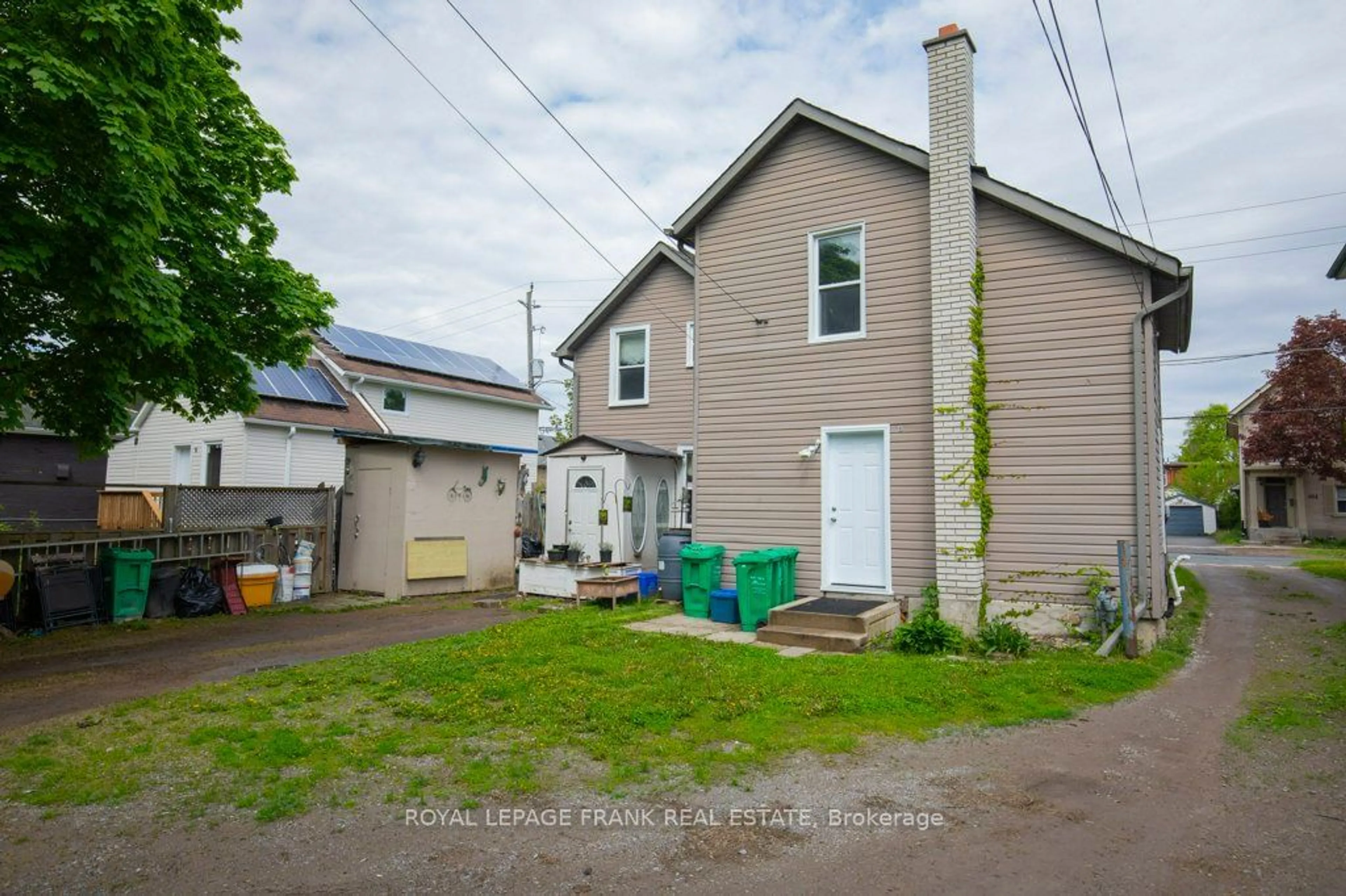 Frontside or backside of a home for 485-487 Sherbrooke St, Peterborough Ontario K9J 2P2
