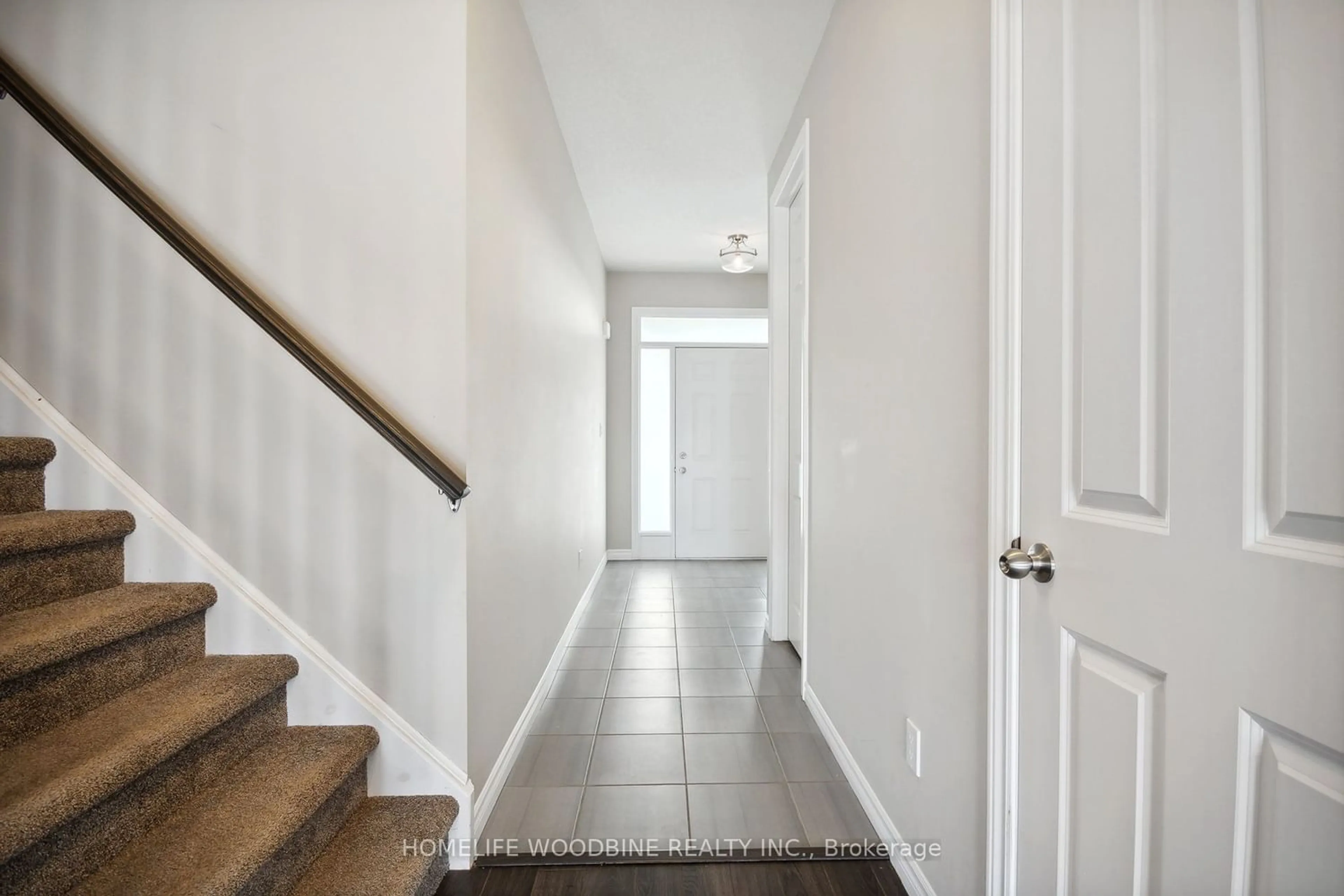 Indoor entryway for 2823 Asima Dr, London Ontario N6M 0B4