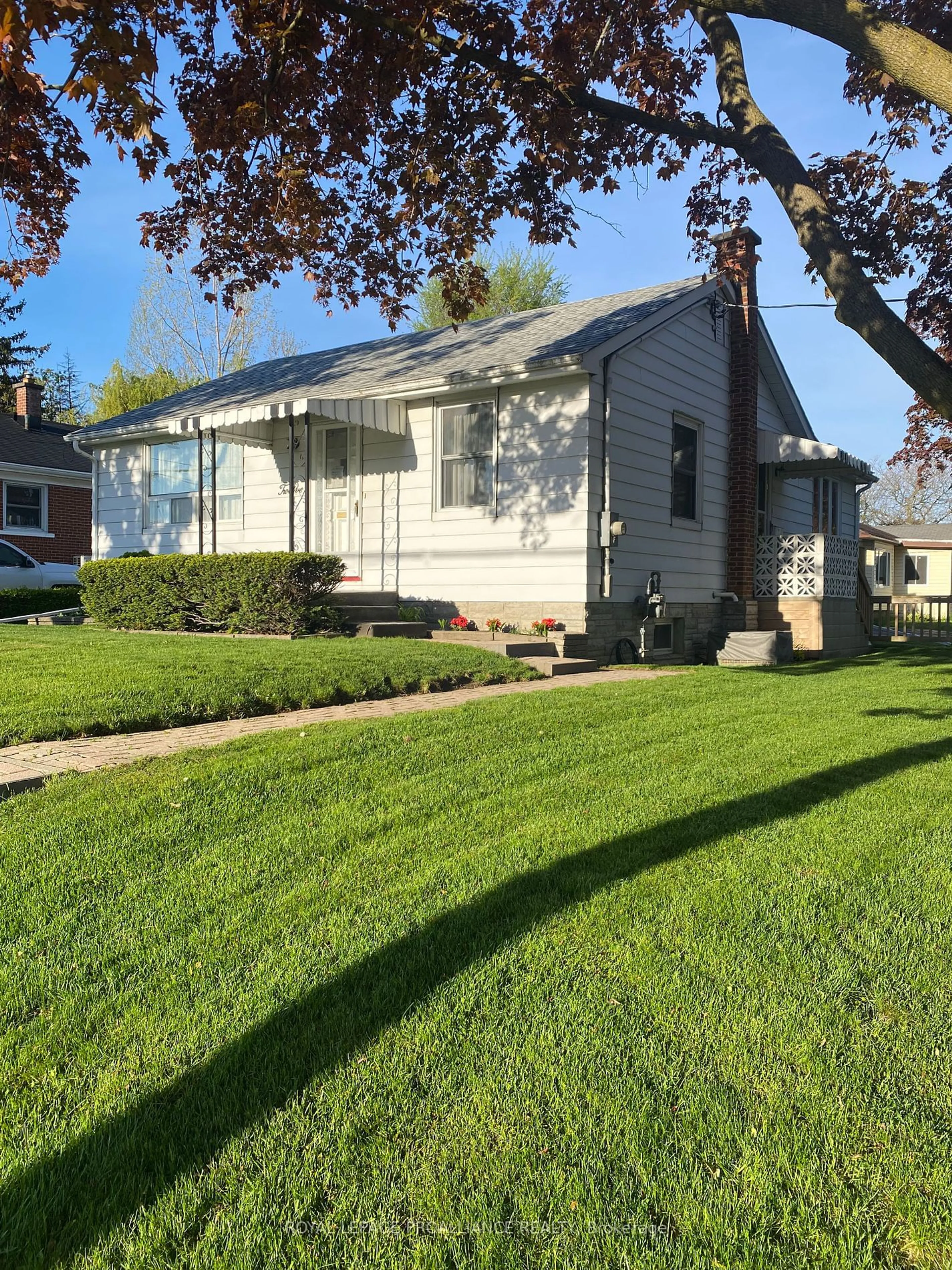 Frontside or backside of a home for 12 Edward St, Belleville Ontario K8N 4S8