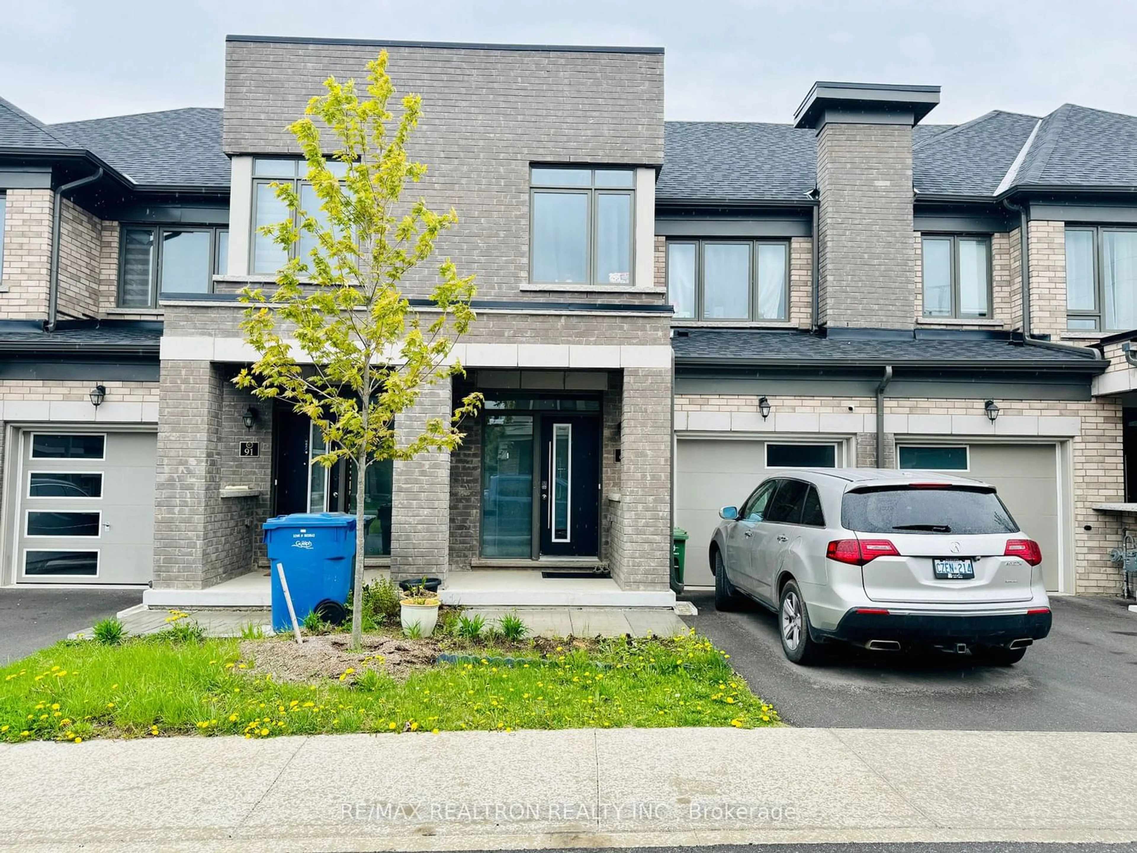A pic from exterior of the house or condo for 166 Deerpath Dr #90, Guelph Ontario N1K 0E2