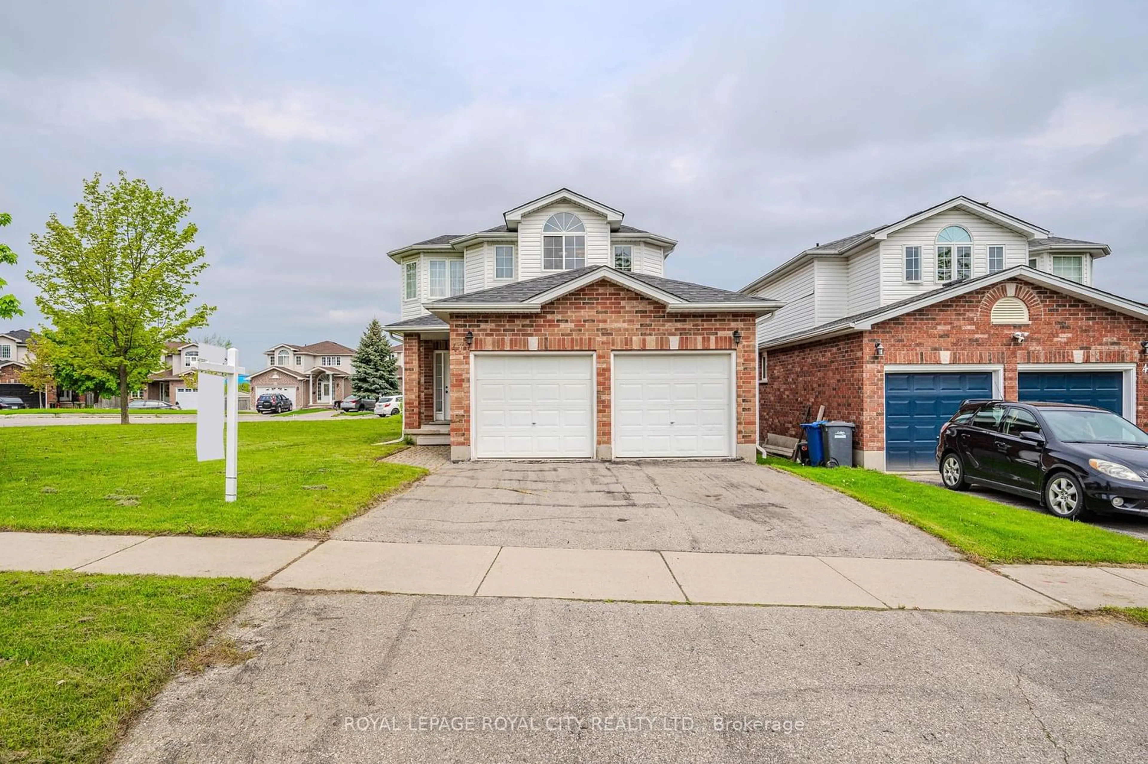 Frontside or backside of a home for 47 Bond Crt, Guelph Ontario N1H 8N6
