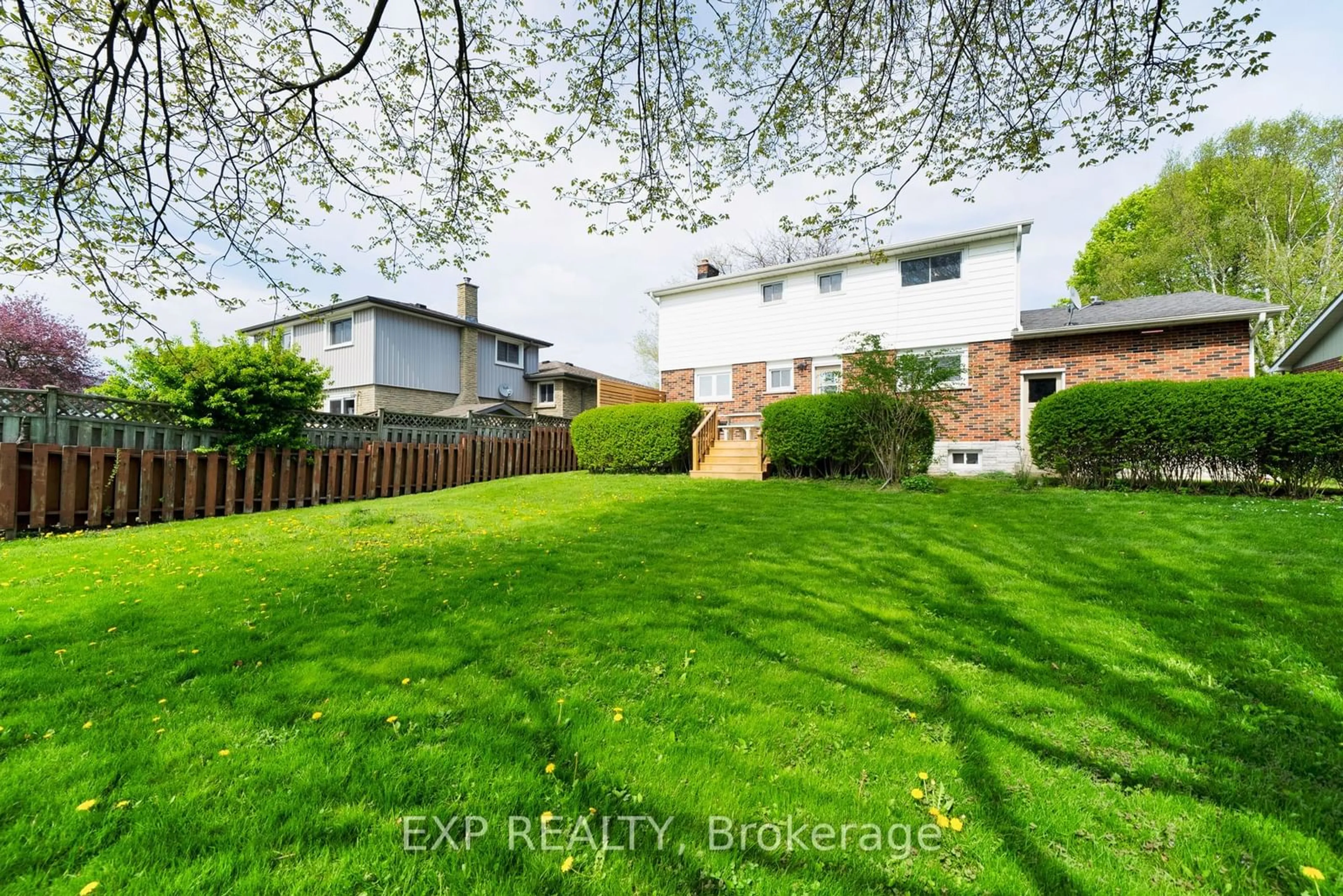 Frontside or backside of a home for 45 Bayview Cres, Cobourg Ontario K9A 4C5