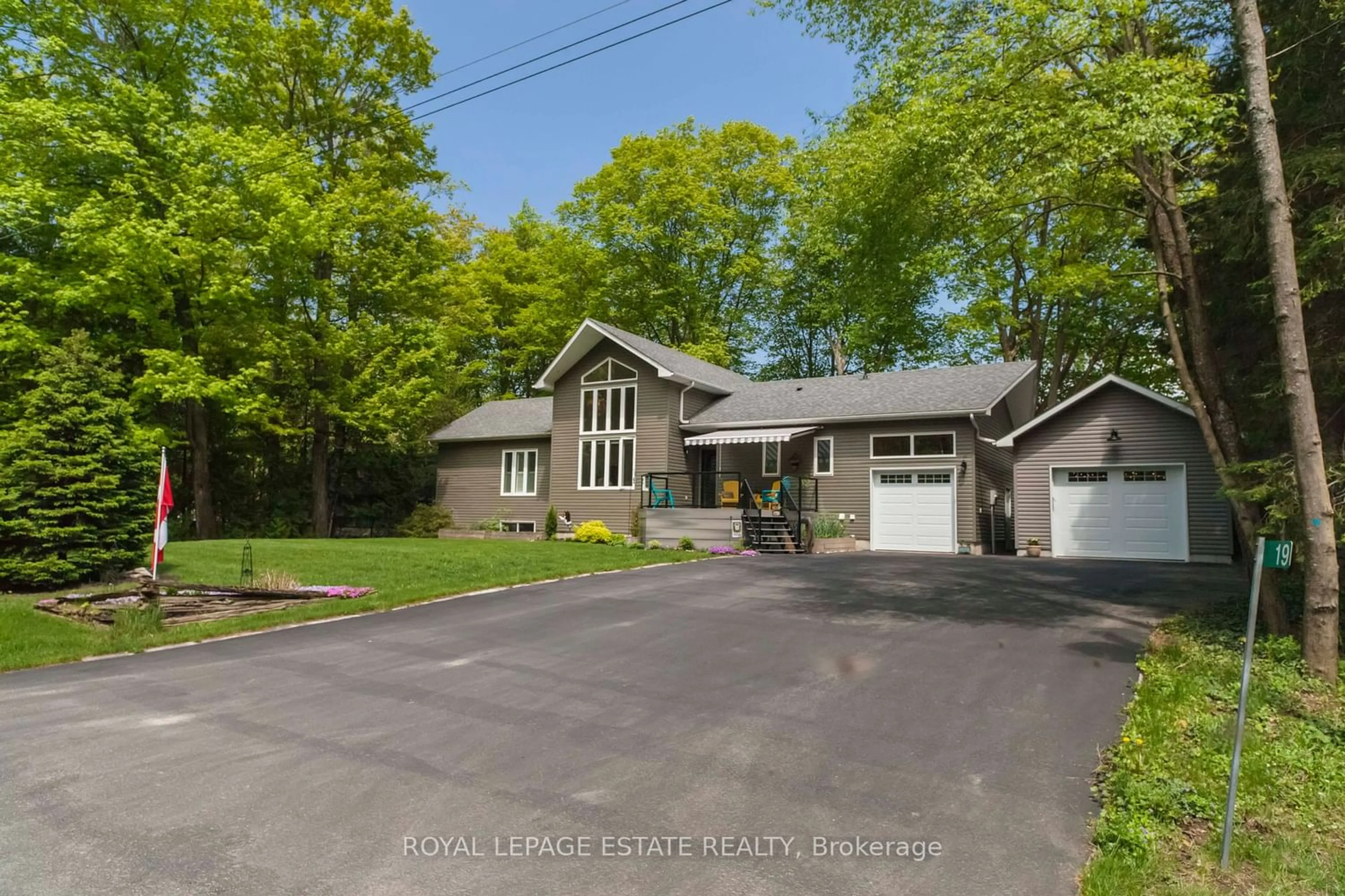 Frontside or backside of a home for 19 Dorena Cres, South Bruce Peninsula Ontario N0H 2G0